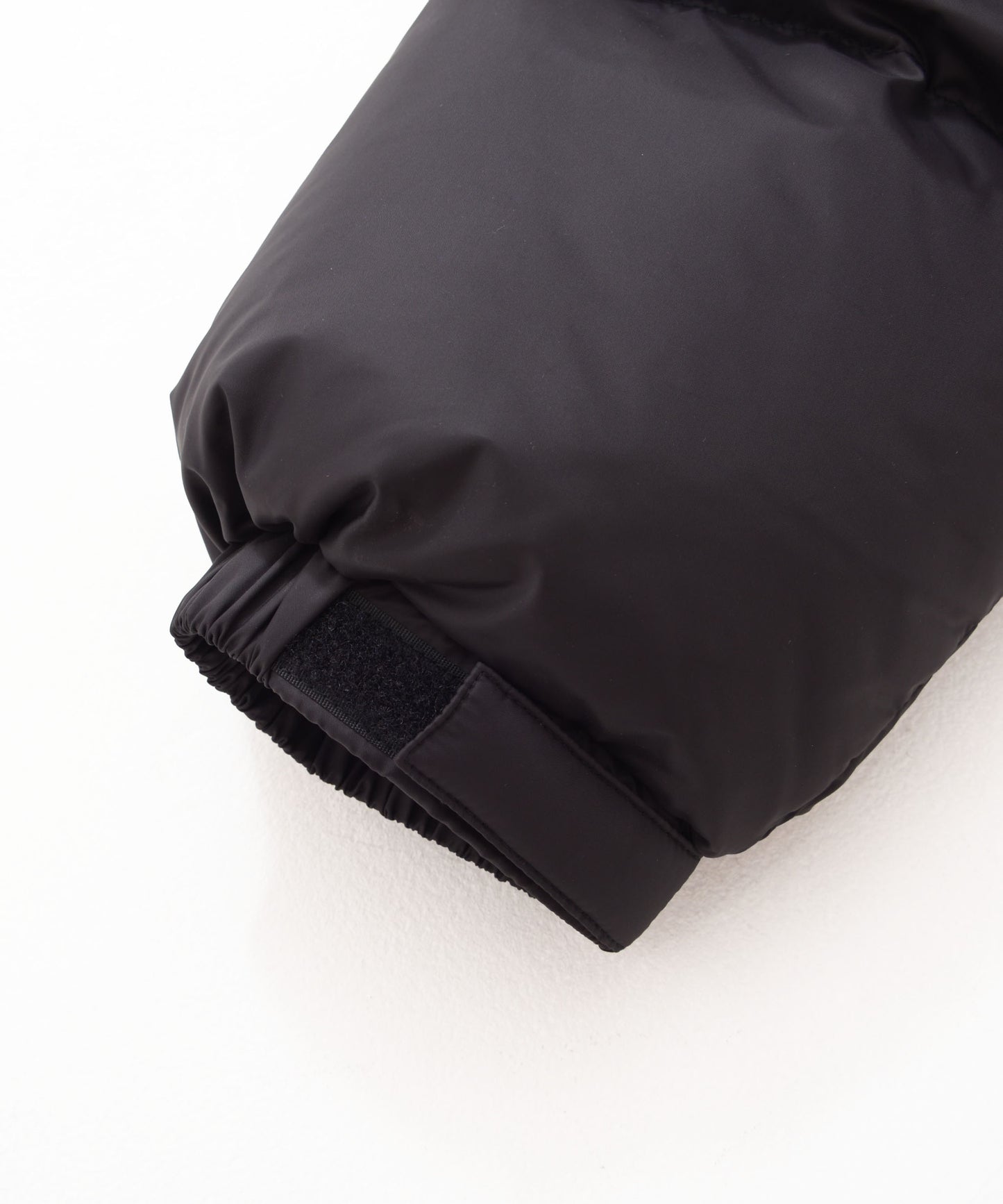 【NEW】【9月下旬発送予定】NYLON PUFFER HOODED JACKET/フード付きナイロンパファージャケット【FAM-52305】