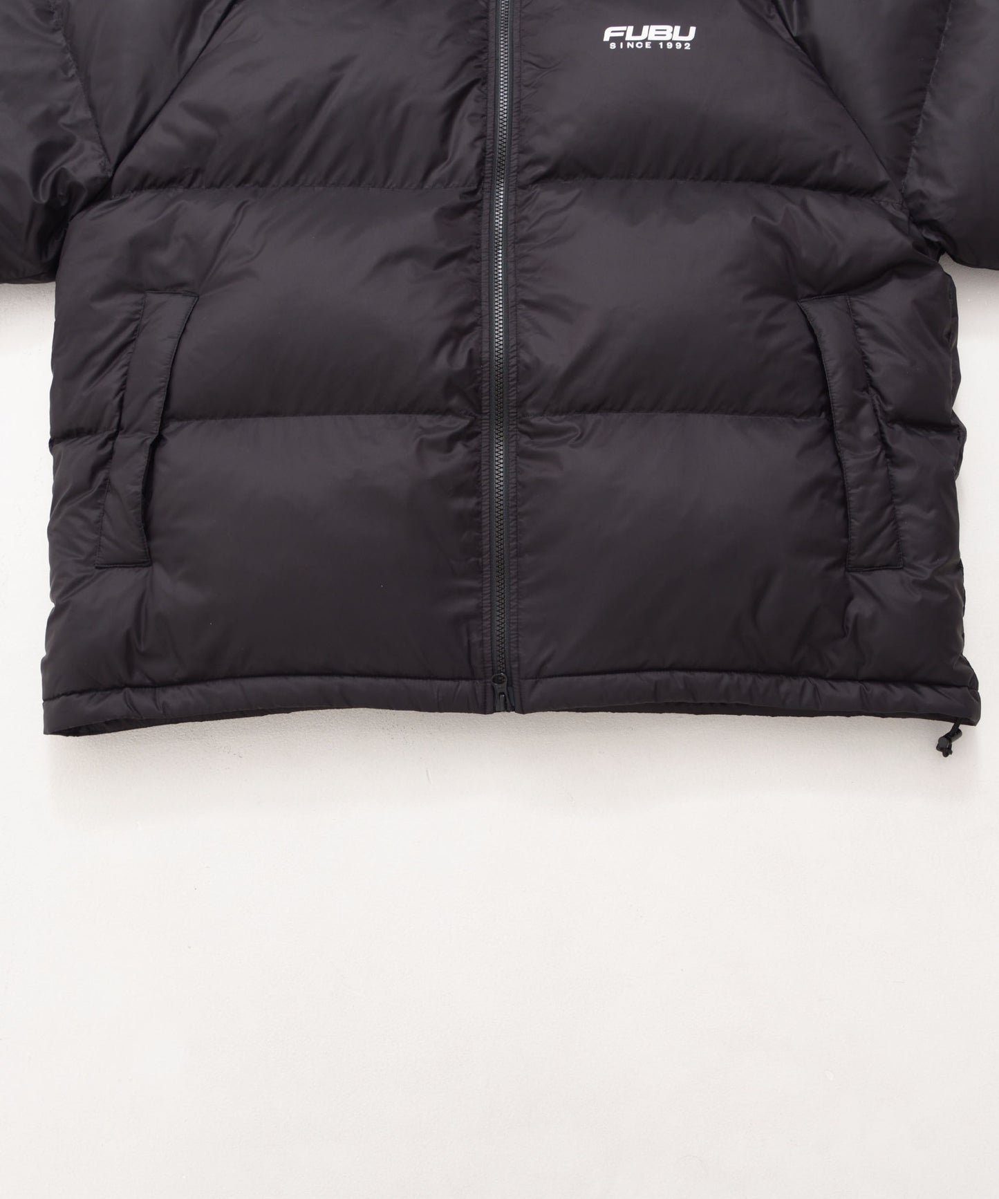 【NEW】【9月下旬発送予定】NYLON PUFFER HOODED JACKET/フード付きナイロンパファージャケット【FAM-52305】