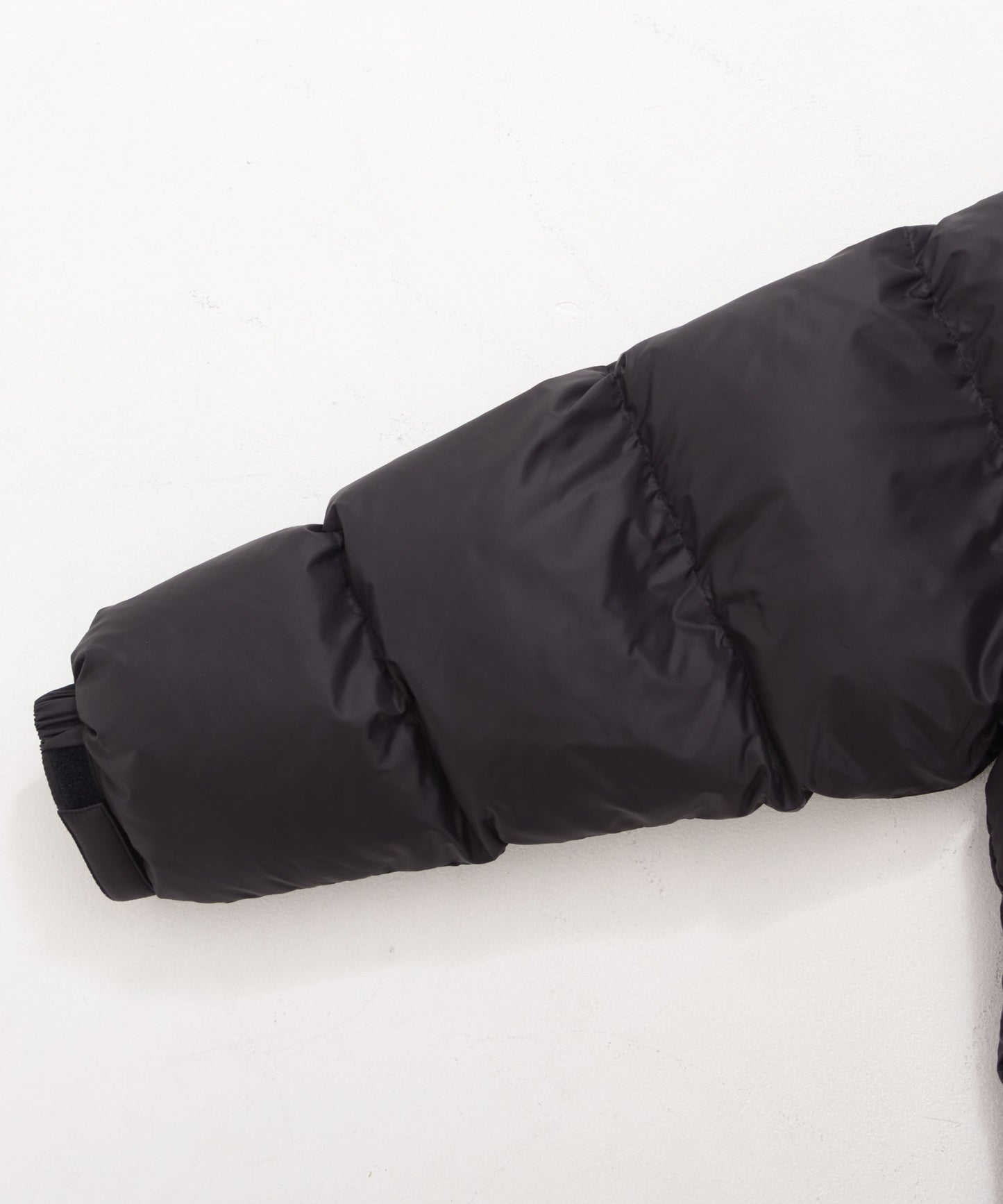 【NEW】【9月下旬発送予定】NYLON PUFFER HOODED JACKET/フード付きナイロンパファージャケット【FAM-52305】