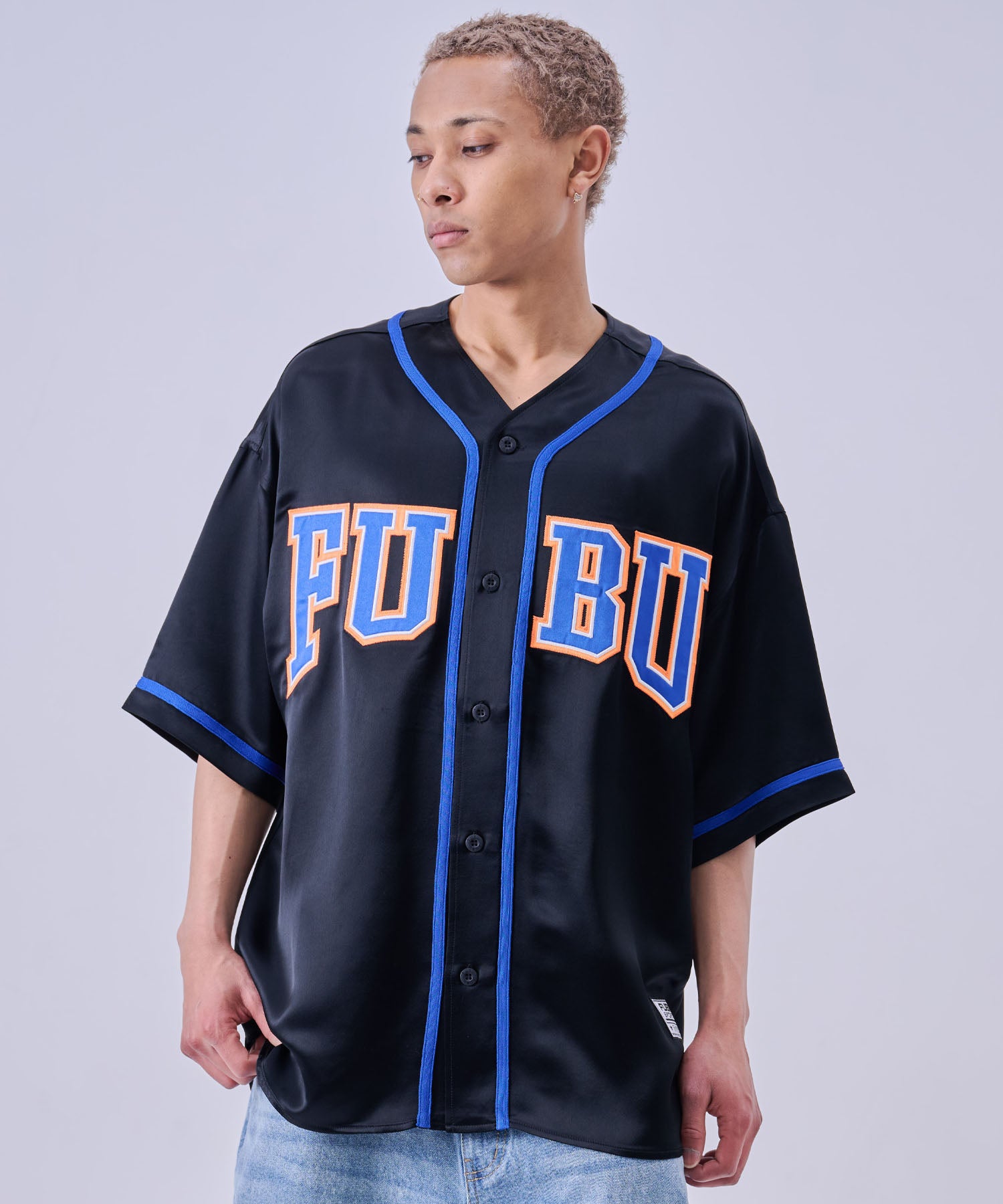 FUBU　ベースボール　シャツ　刺繍 FUBU フブ ベースボールシャツ。FUBUはアメリカの代表的なHIPHOP
