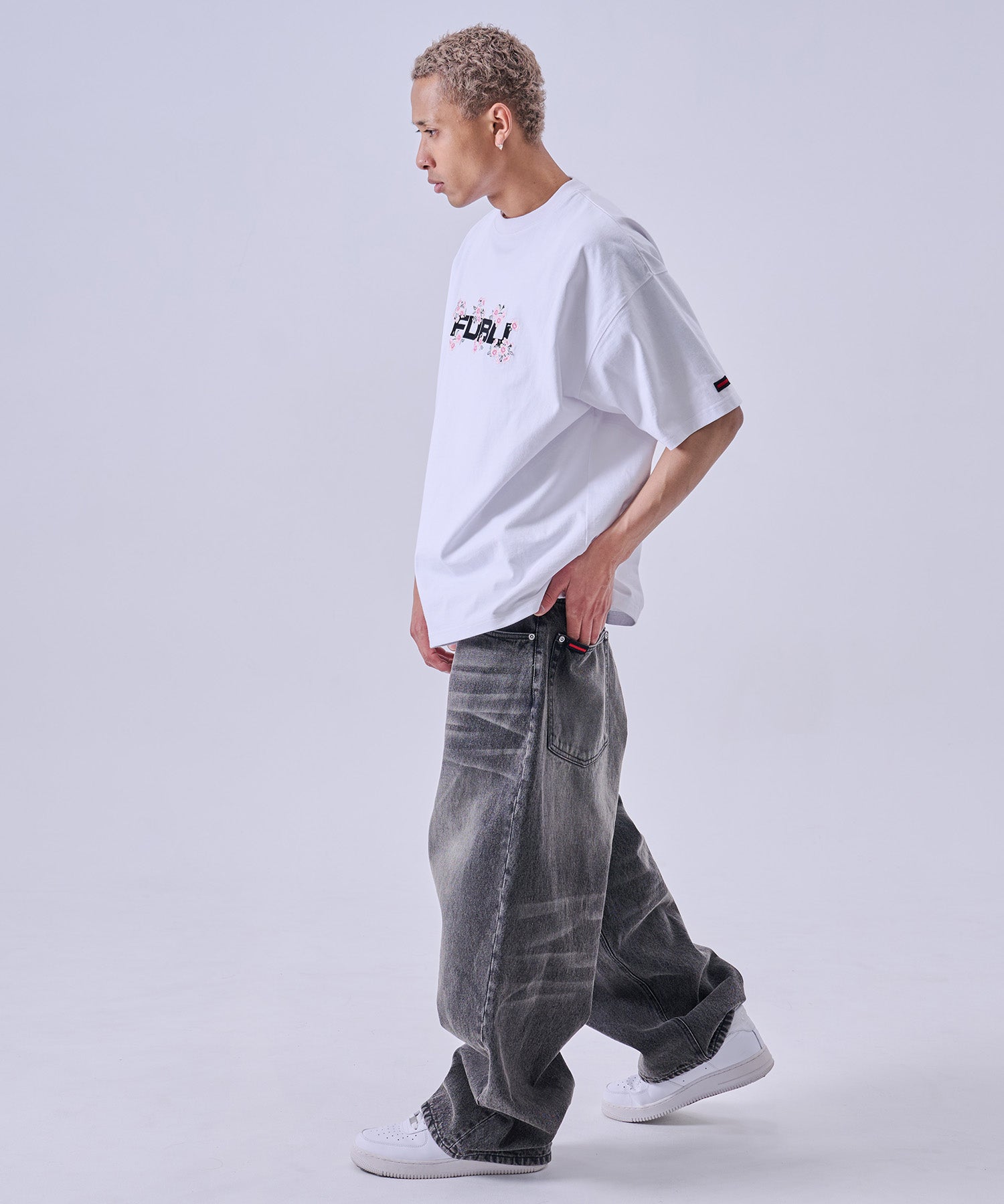 スーベニアTシャツ【FAM-61712】｜FUBU(フブ)公式通販 – FUBU Japan