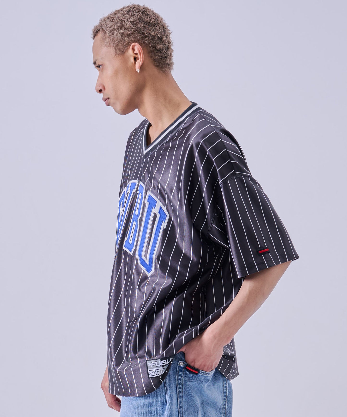 【NEW】PATCH V NECK T-SHIRTS/パッチVネックTシャツ【FAM-61717】
