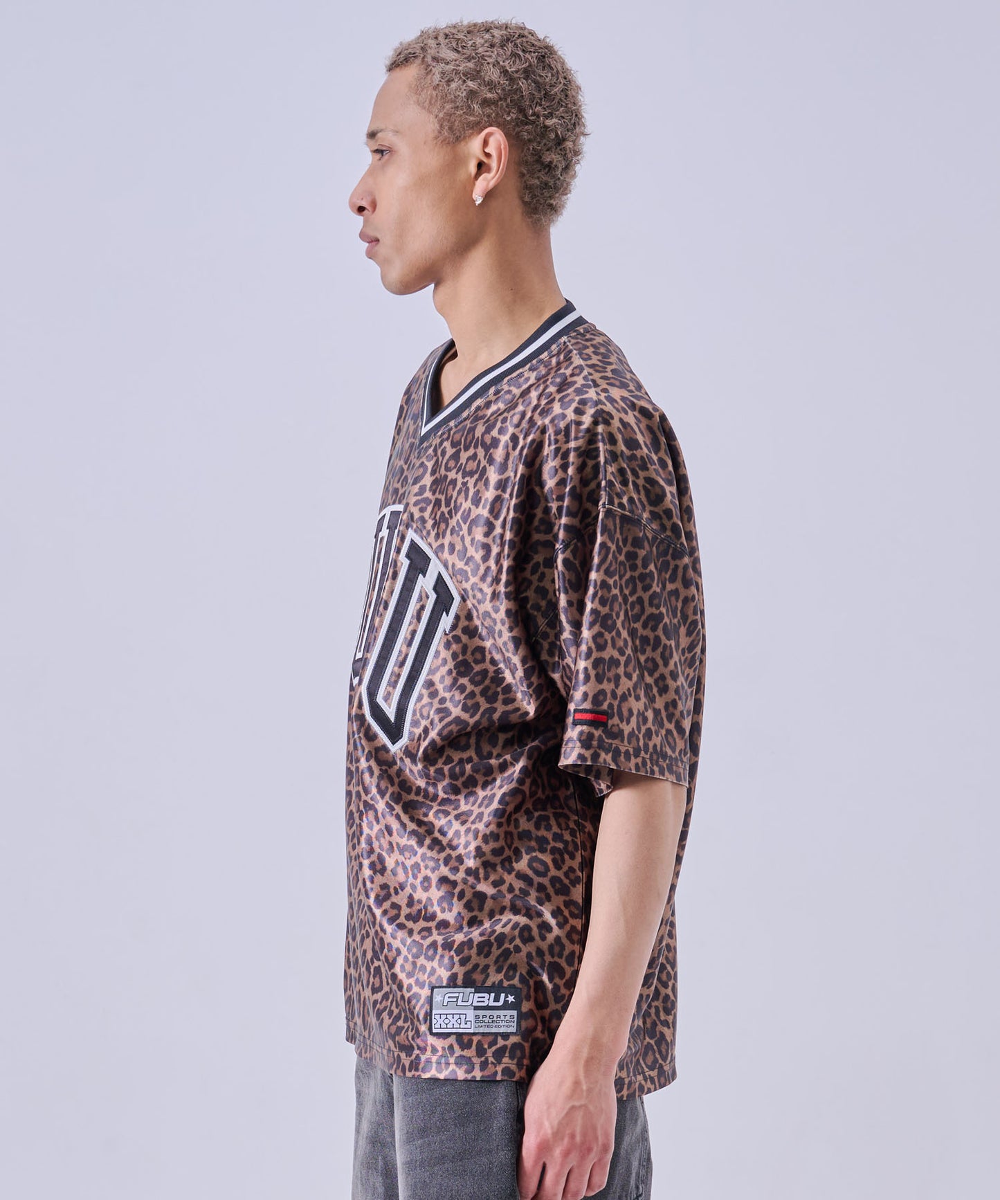 【NEW】PATCH V NECK T-SHIRTS/パッチVネックTシャツ【FAM-61717】