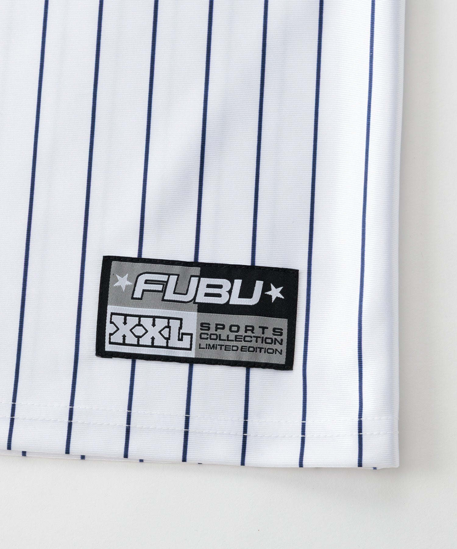 パッチVネックTシャツ【FAM-61717】｜FUBU(フブ)公式通販 – FUBU Japan