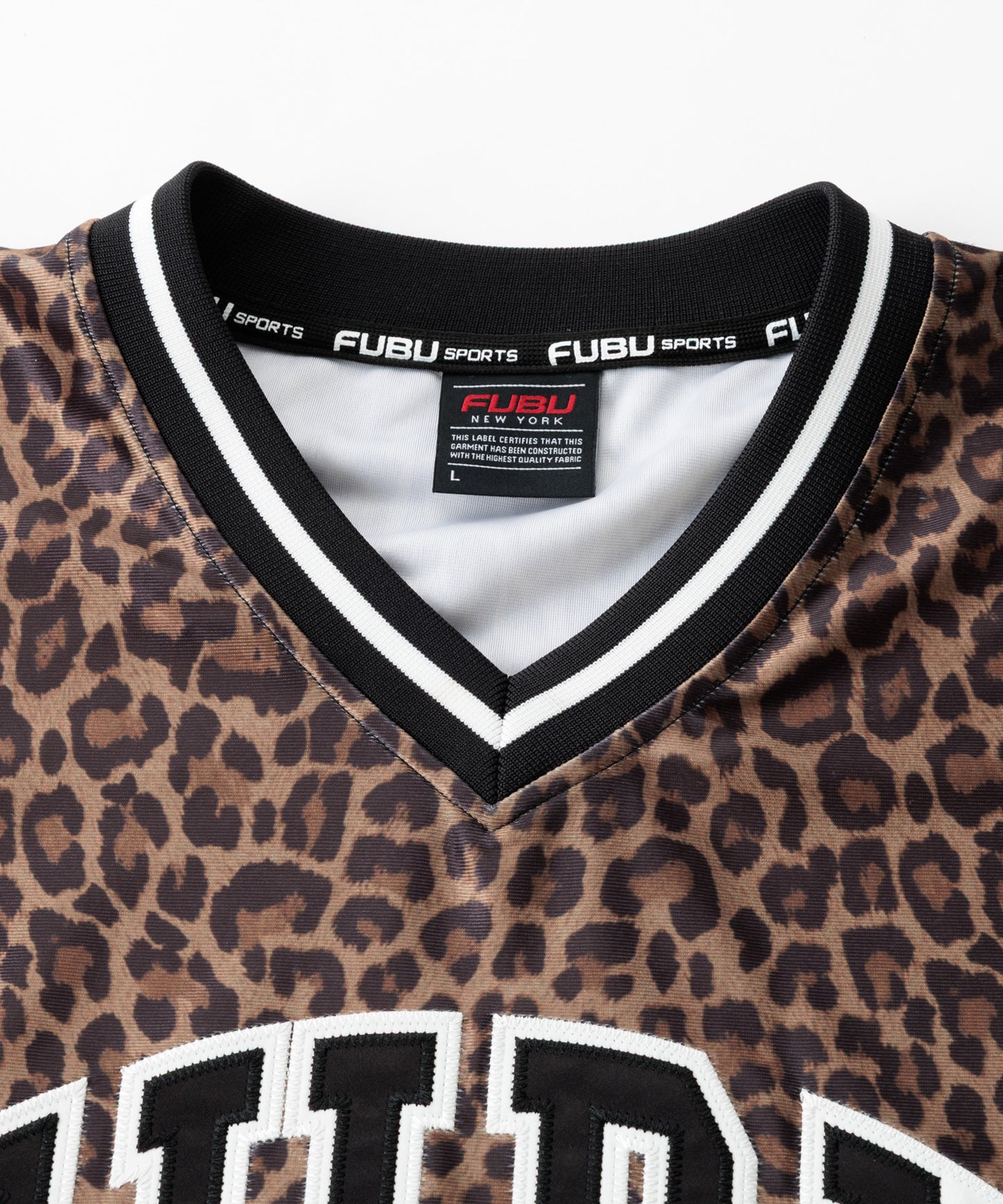 【NEW】PATCH V NECK T-SHIRTS/パッチVネックTシャツ【FAM-61717】