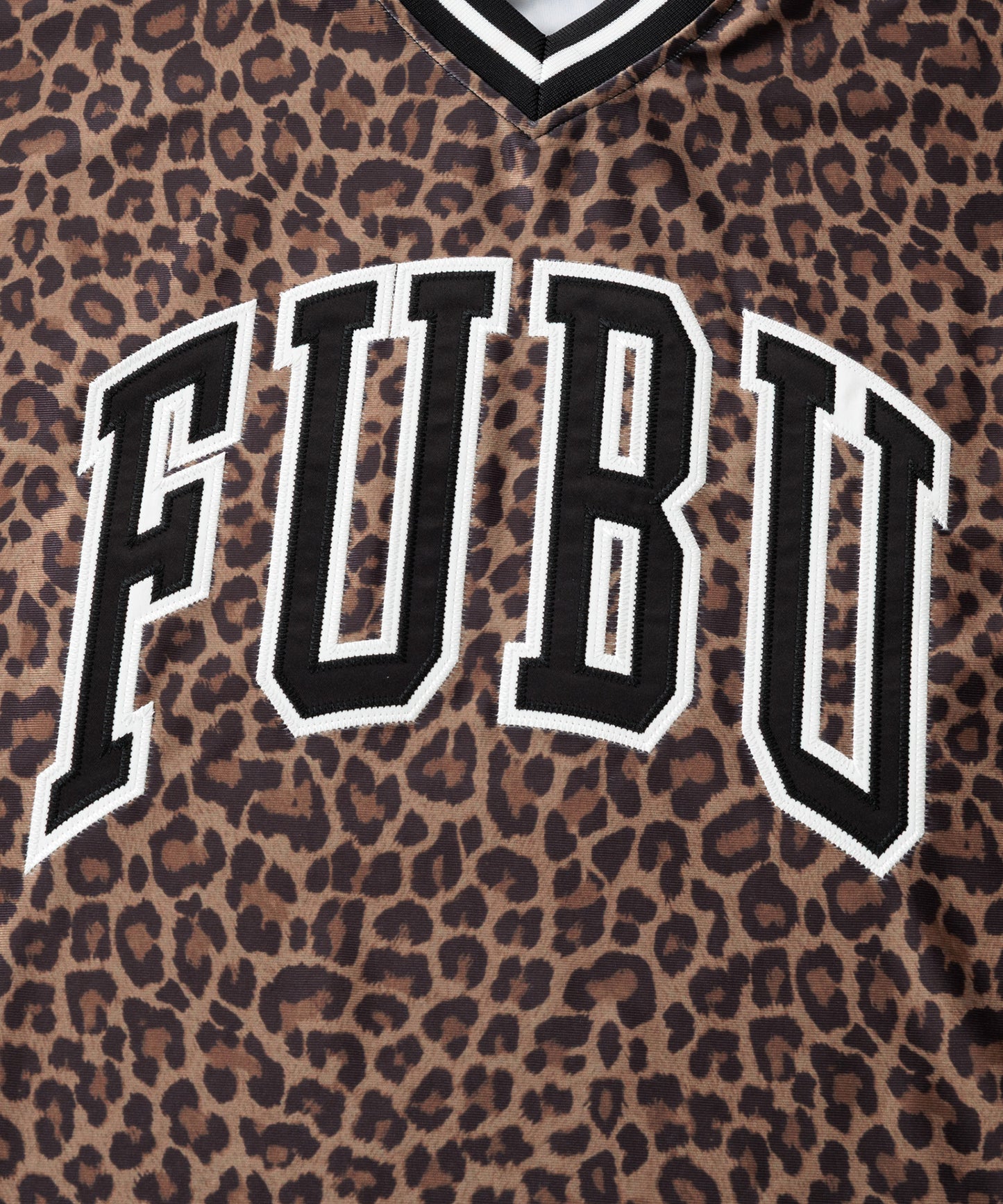 【NEW】PATCH V NECK T-SHIRTS/パッチVネックTシャツ【FAM-61717】