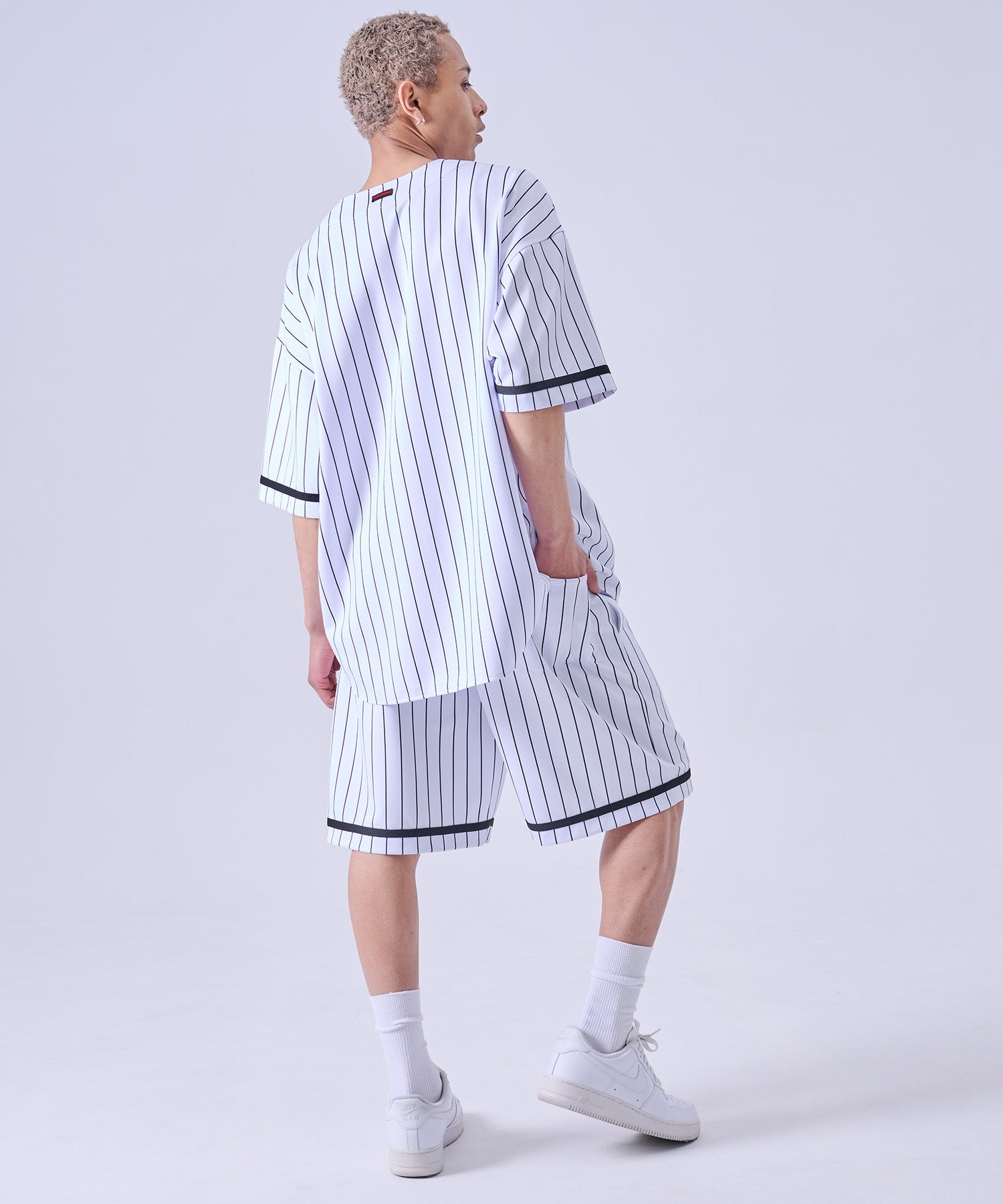 FUBU フブ パッチ付きベースボールシャツ。FUBUはアメリカの代表的な