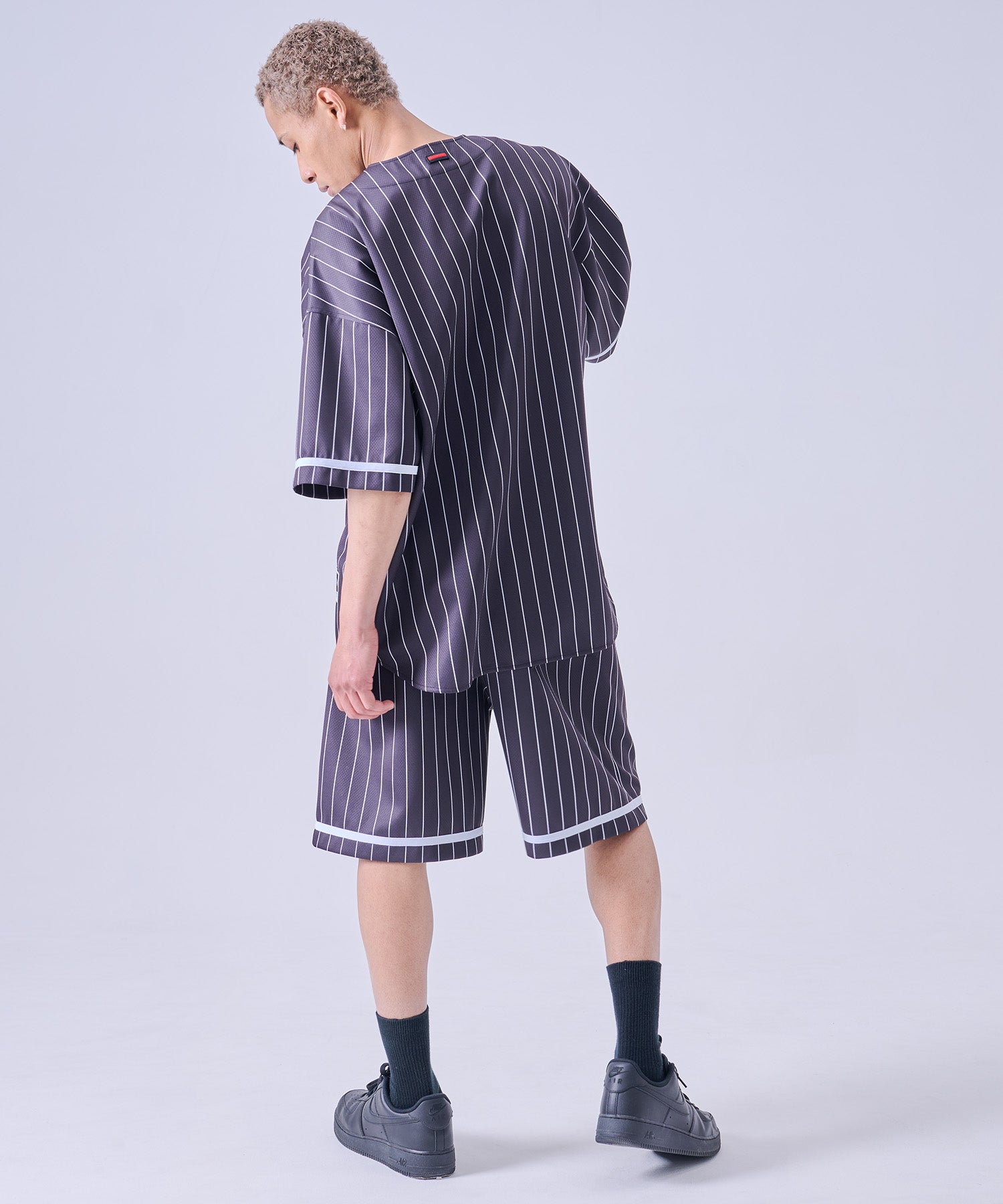 FUBU フブ パッチ付きベースボールシャツ。FUBUはアメリカの代表的な