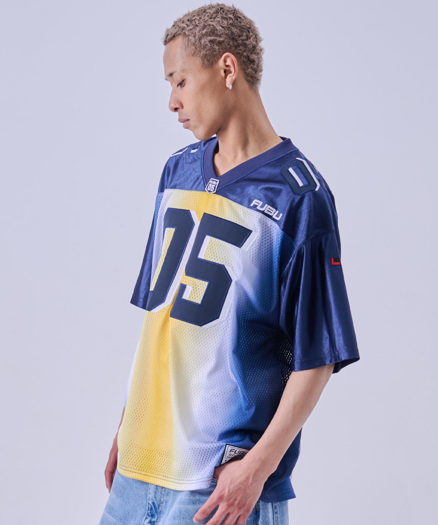 FUBU フブ OGグラデーションゲームシャツ。FUBUはアメリカの代表的な
