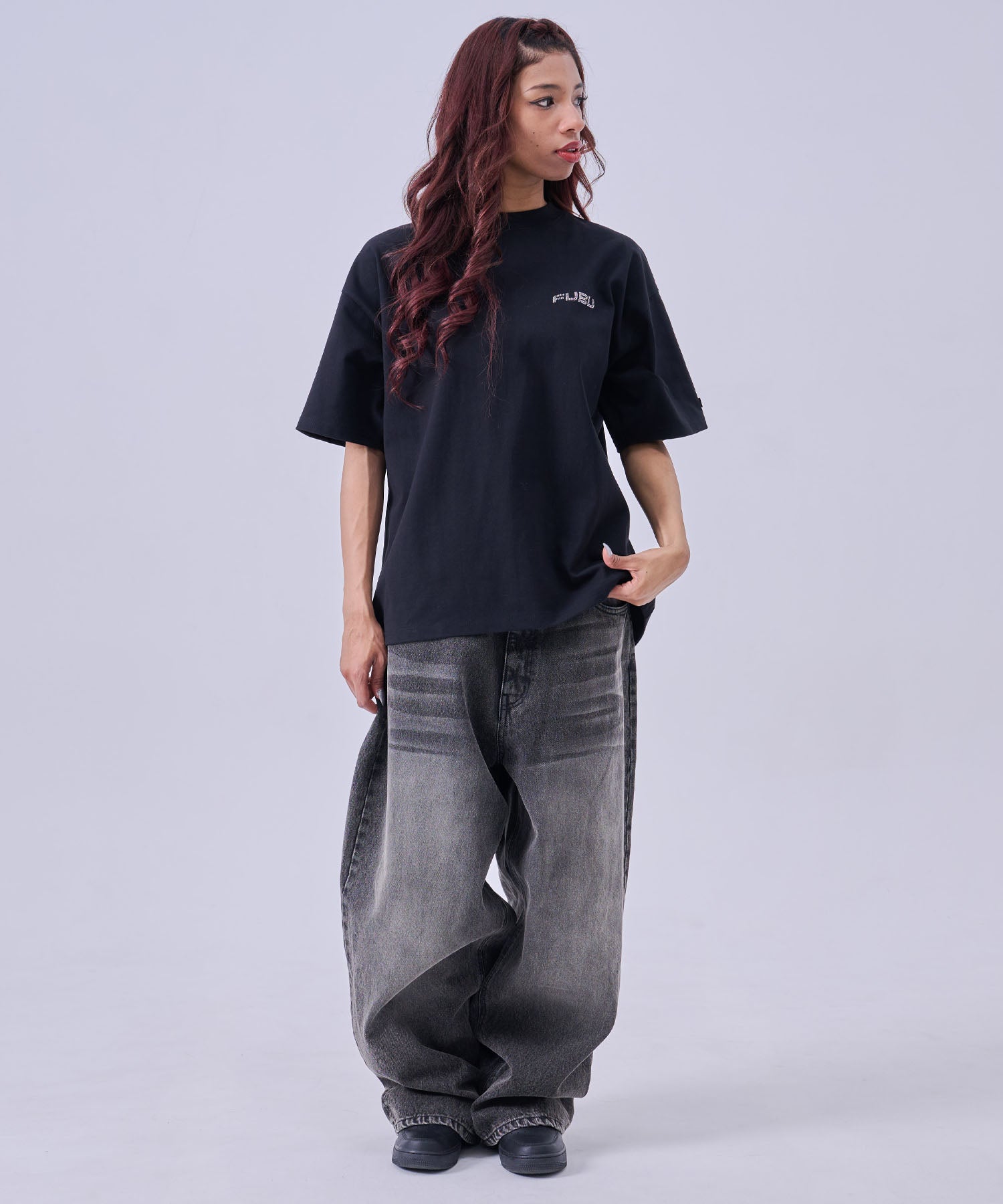 FUBU フブ ラインストーンTシャツ。FUBUはアメリカの代表的なHIPHOP