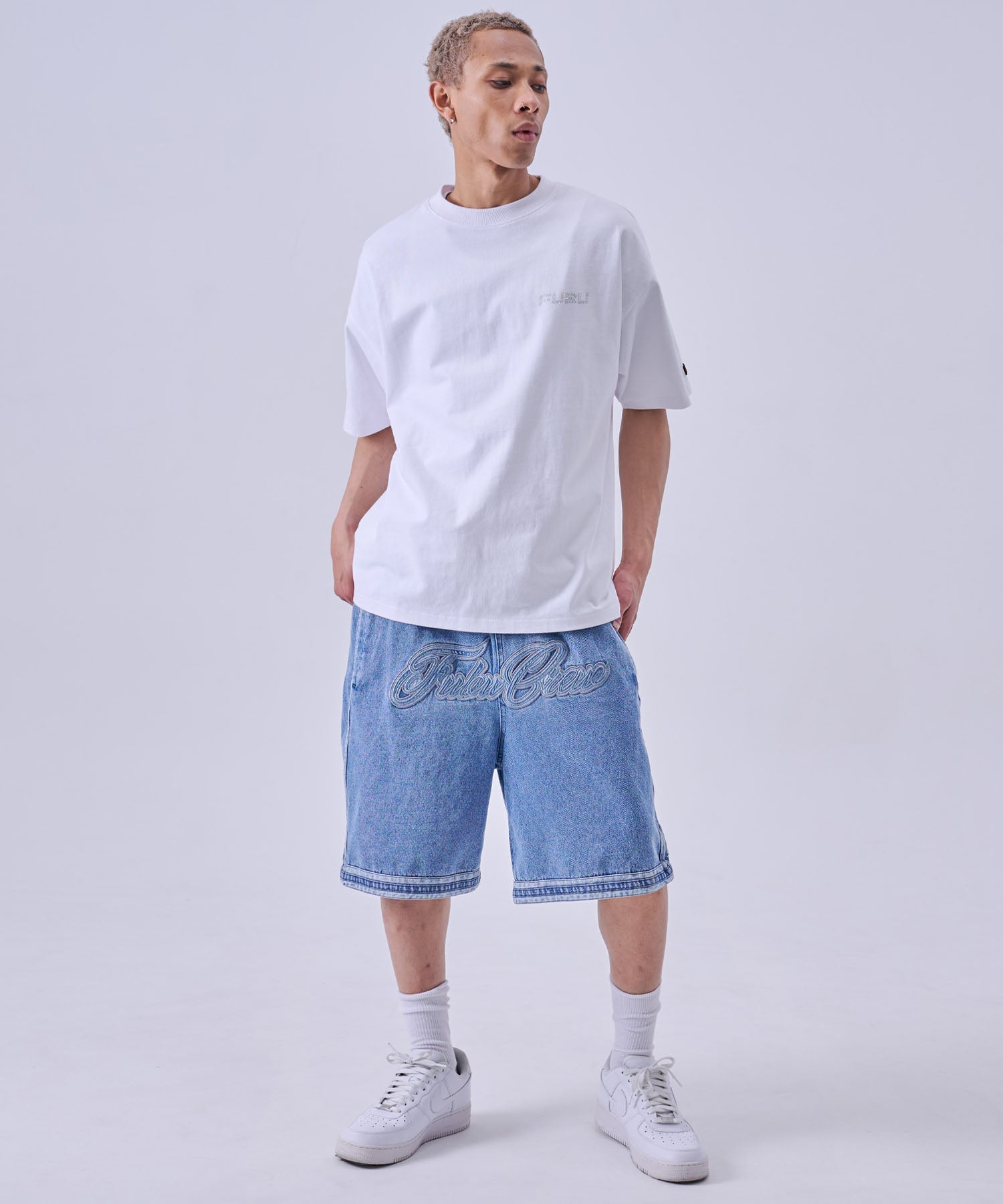 FUBU フブ ラインストーンTシャツ。FUBUはアメリカの代表的なHIPHOP
