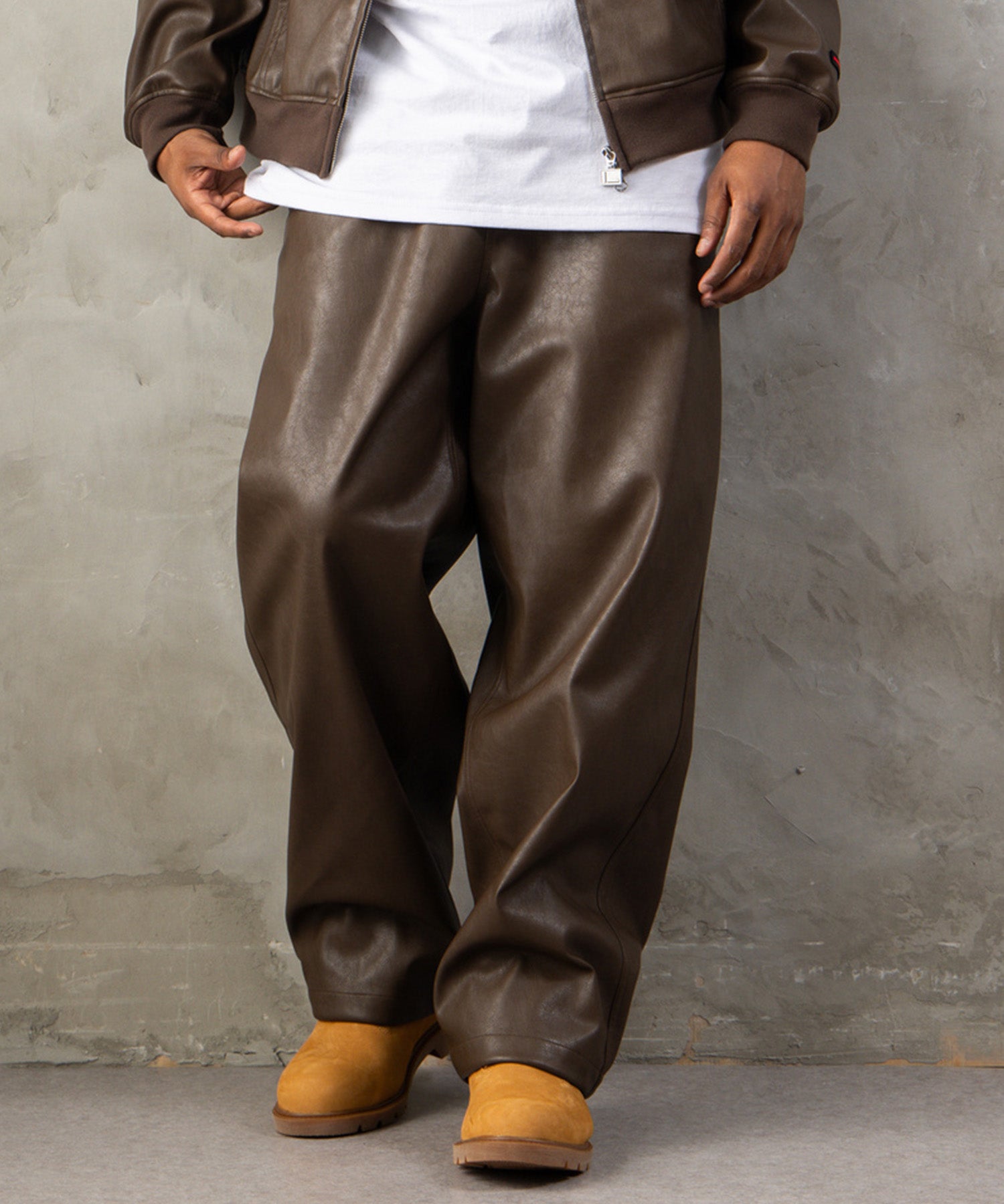 FAUX LEATHER EASY PANTS/フェイクレザーイージーパンツ【FAM-62500