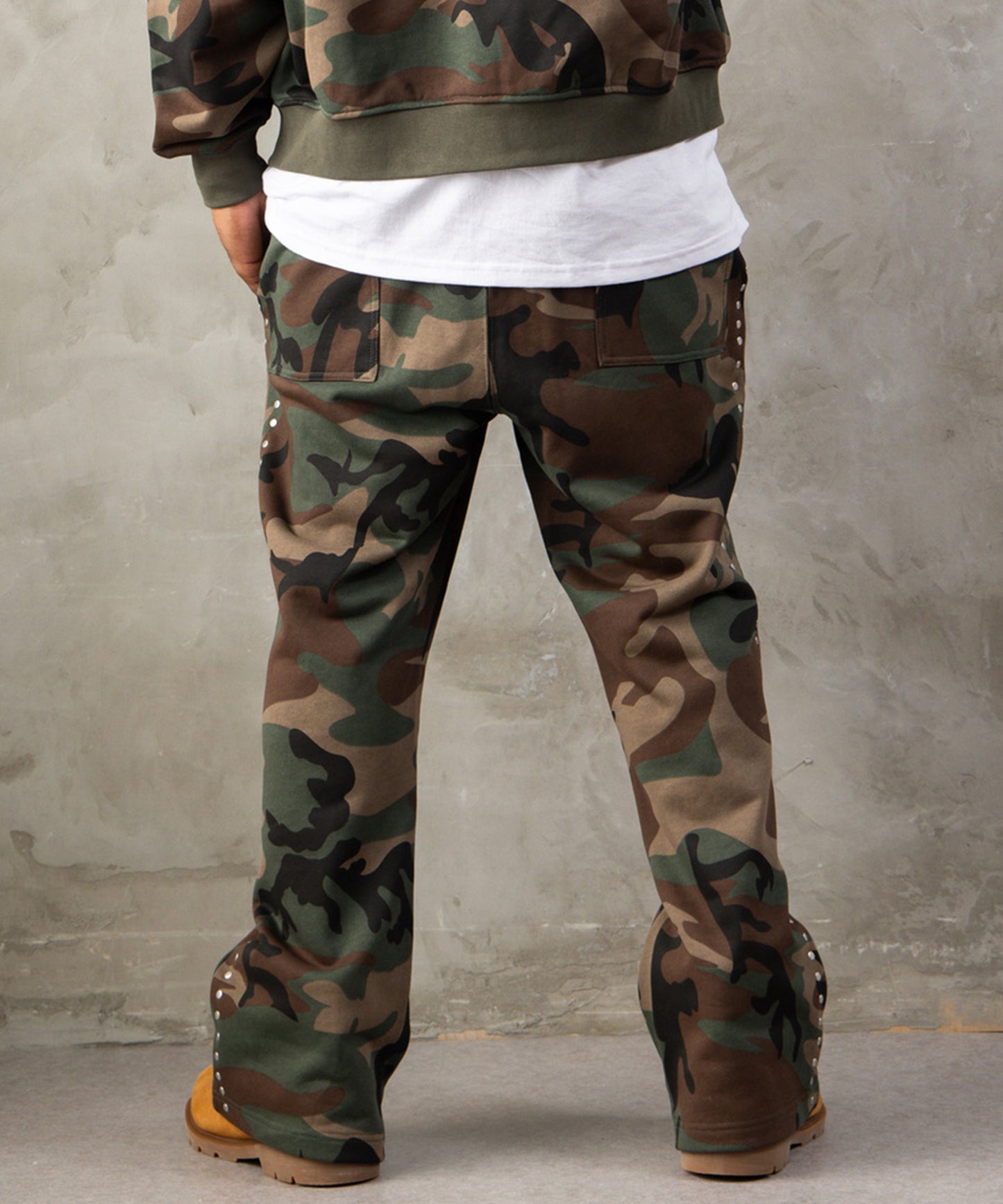 【NEW】STUDS FLARE SWEAT PANTS/スタッズフレアスウェットパンツ【FAM-62507】