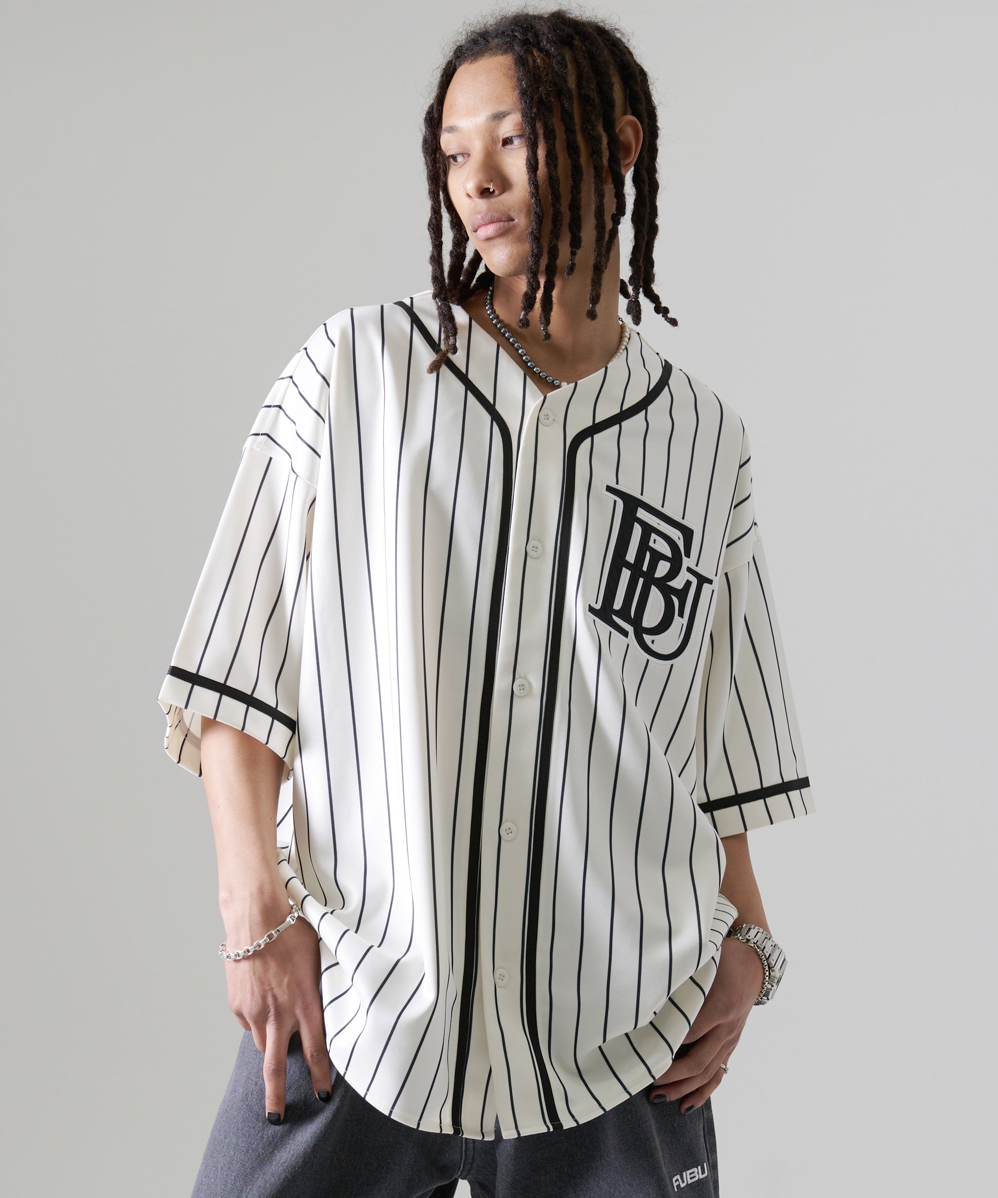 FUBU フブ トップス ブランド ロゴ ベースボール 半袖シャツ。FUBUは