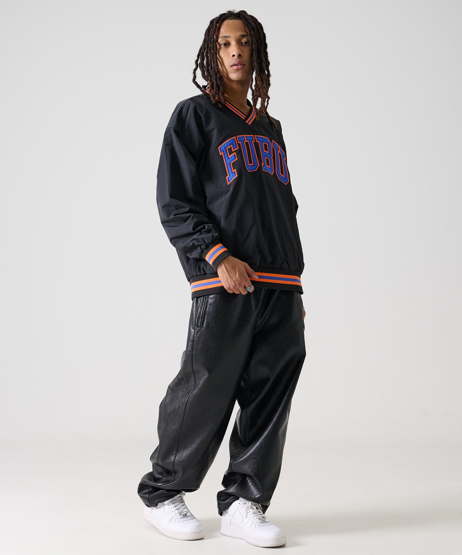 FUBU フブ ナイロン プルオーバー。FUBUはアメリカの代表的なHIPHOP