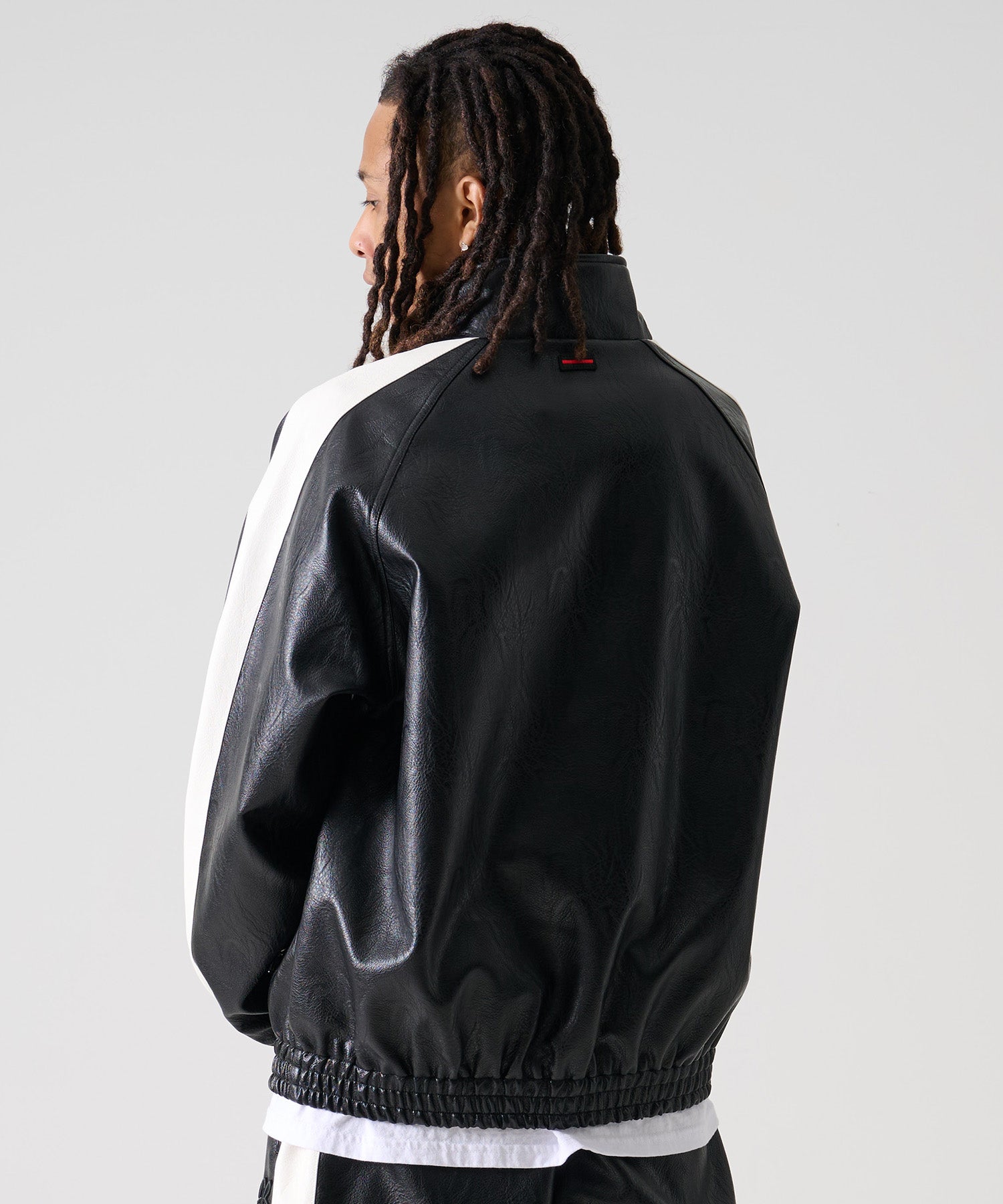 FUBU フブ スタンドパッチ レザー ジャケット。FUBUはアメリカの代表的