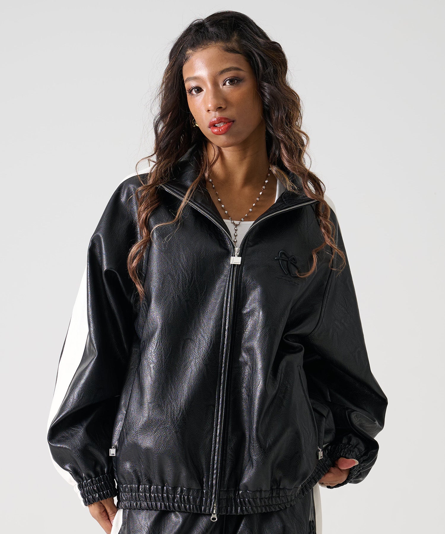 FUBU フブ スタンドパッチ レザー ジャケット。FUBUはアメリカの代表的