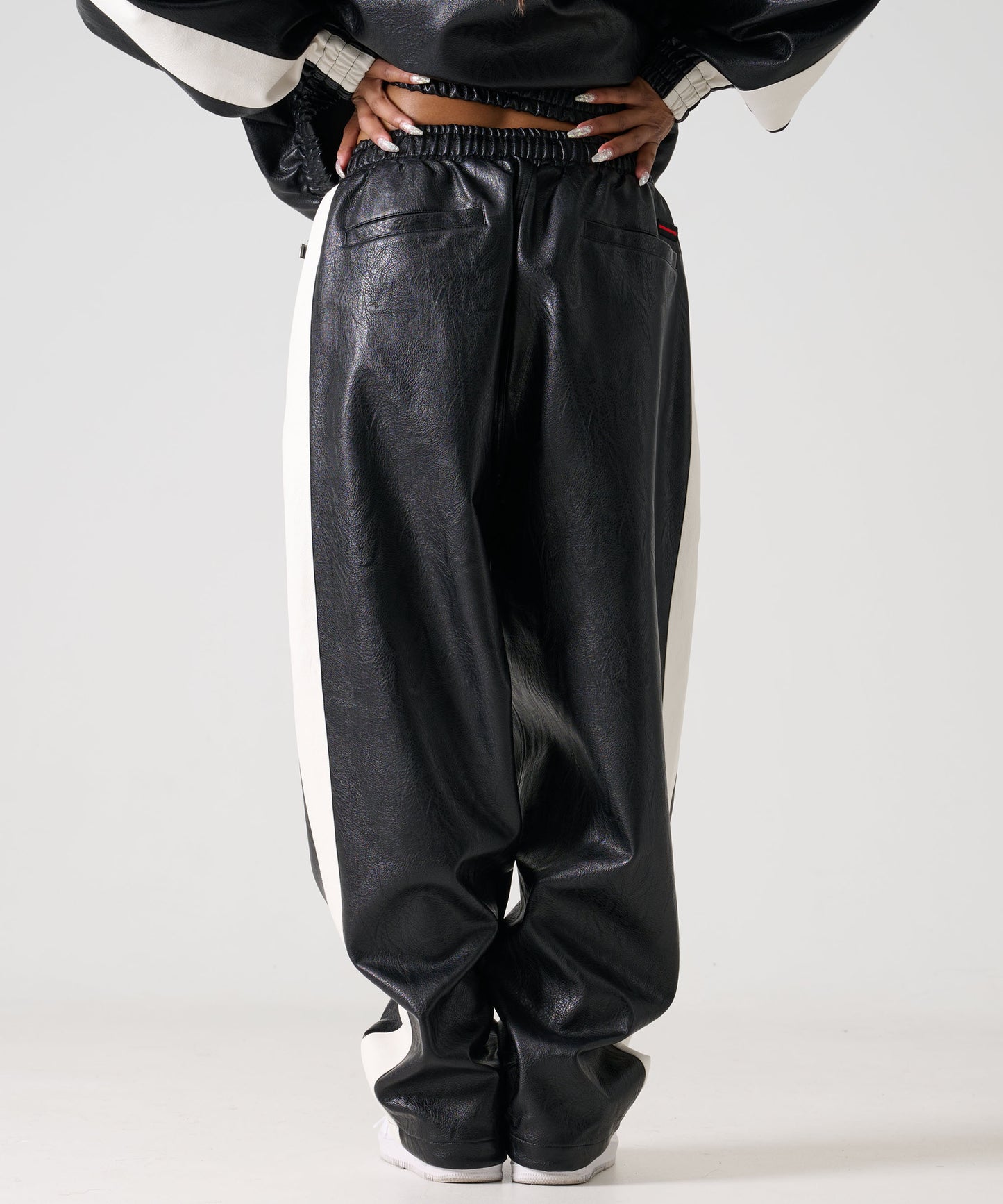 【Black Friday30%OFF】FAUX LEATHER TRACK PANTS/フェイクレザー トラックパンツ【FAM-52500】