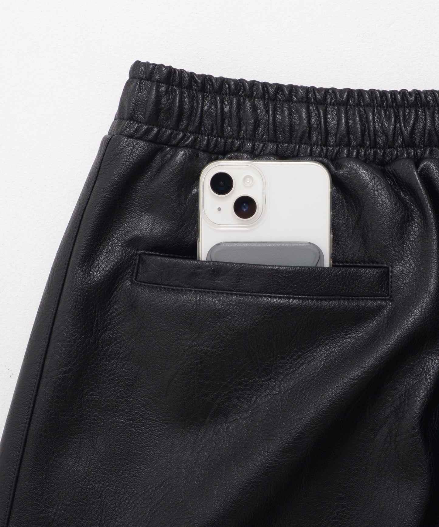 【Black Friday30%OFF】FAUX LEATHER TRACK PANTS/フェイクレザー トラックパンツ【FAM-52500】