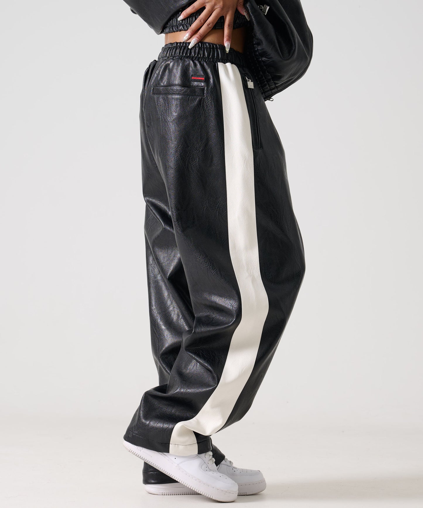 【Black Friday30%OFF】FAUX LEATHER TRACK PANTS/フェイクレザー トラックパンツ【FAM-52500】