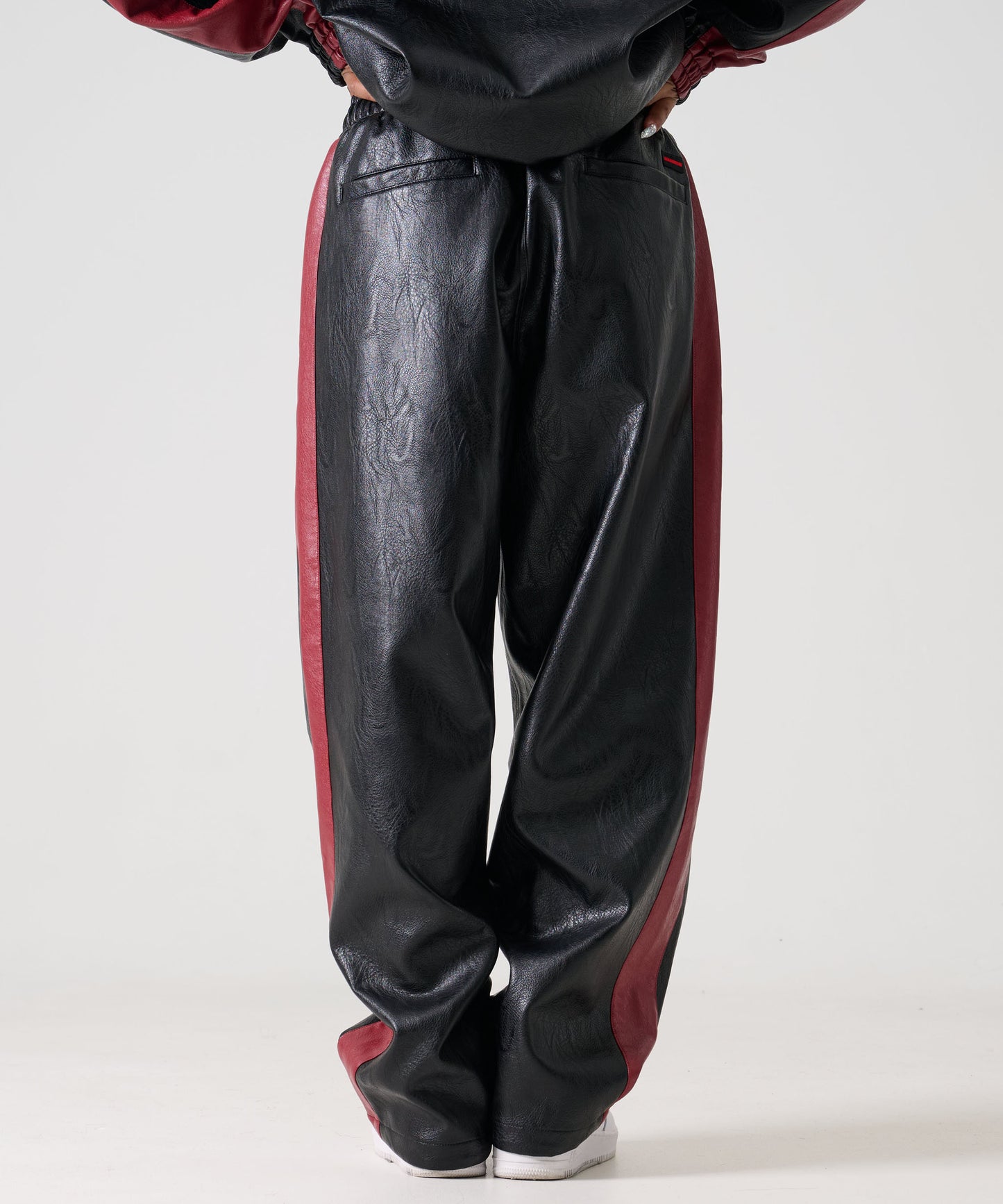 【Black Friday30%OFF】FAUX LEATHER TRACK PANTS/フェイクレザー トラックパンツ【FAM-52500】