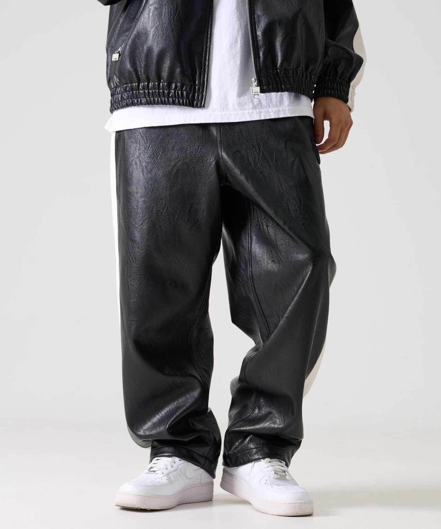【Black Friday30%OFF】FAUX LEATHER TRACK PANTS/フェイクレザー トラックパンツ【FAM-52500】