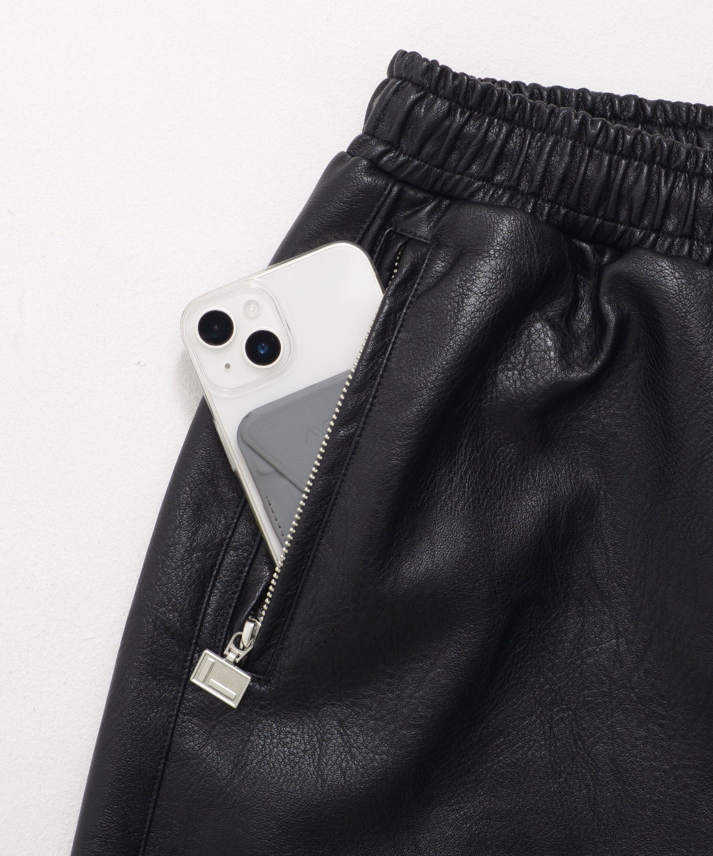 【Black Friday30%OFF】FAUX LEATHER TRACK PANTS/フェイクレザー トラックパンツ【FAM-52500】