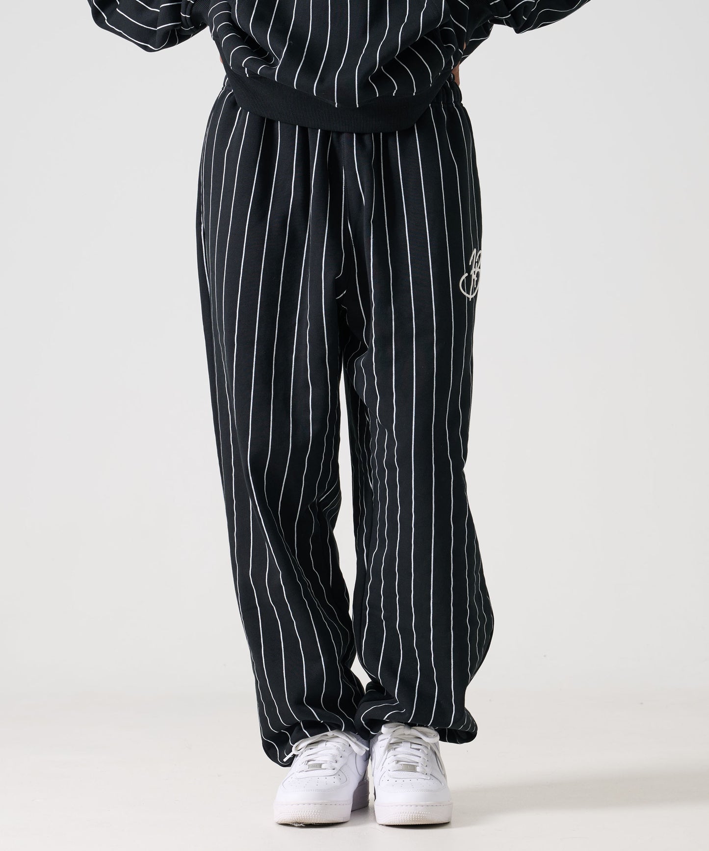 【Black Friday30%OFF】STRIPE SWEAT PANTS/スタッズ デニム パンツ ワイド 【FAM-52503】