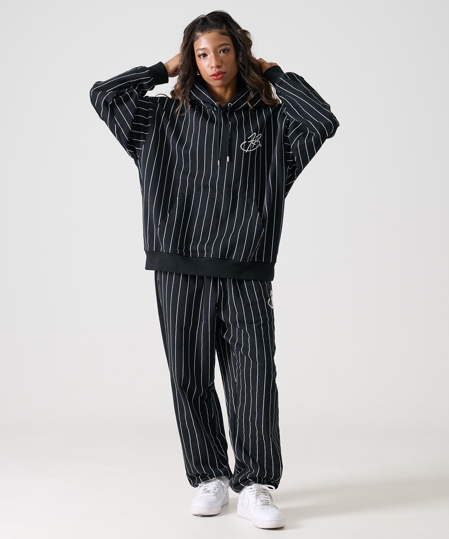 FUBU フブ ストライプ スウェットパーカー 。FUBUはアメリカの代表的な