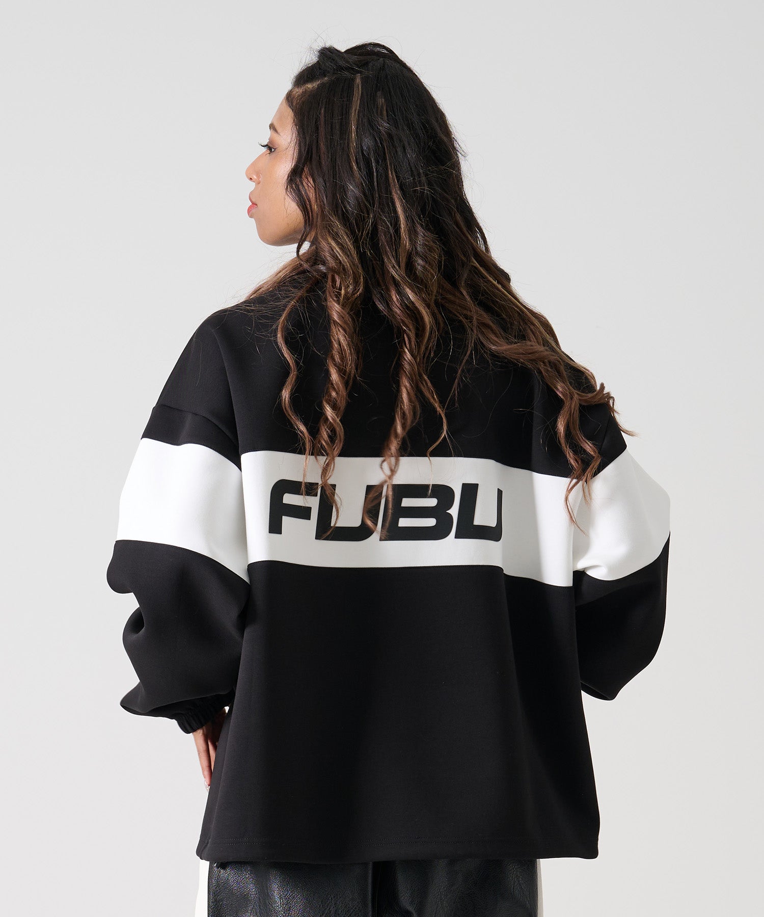 FUBU フブ テック ハーフ ジップ トレーナー 。FUBUはアメリカの代表的