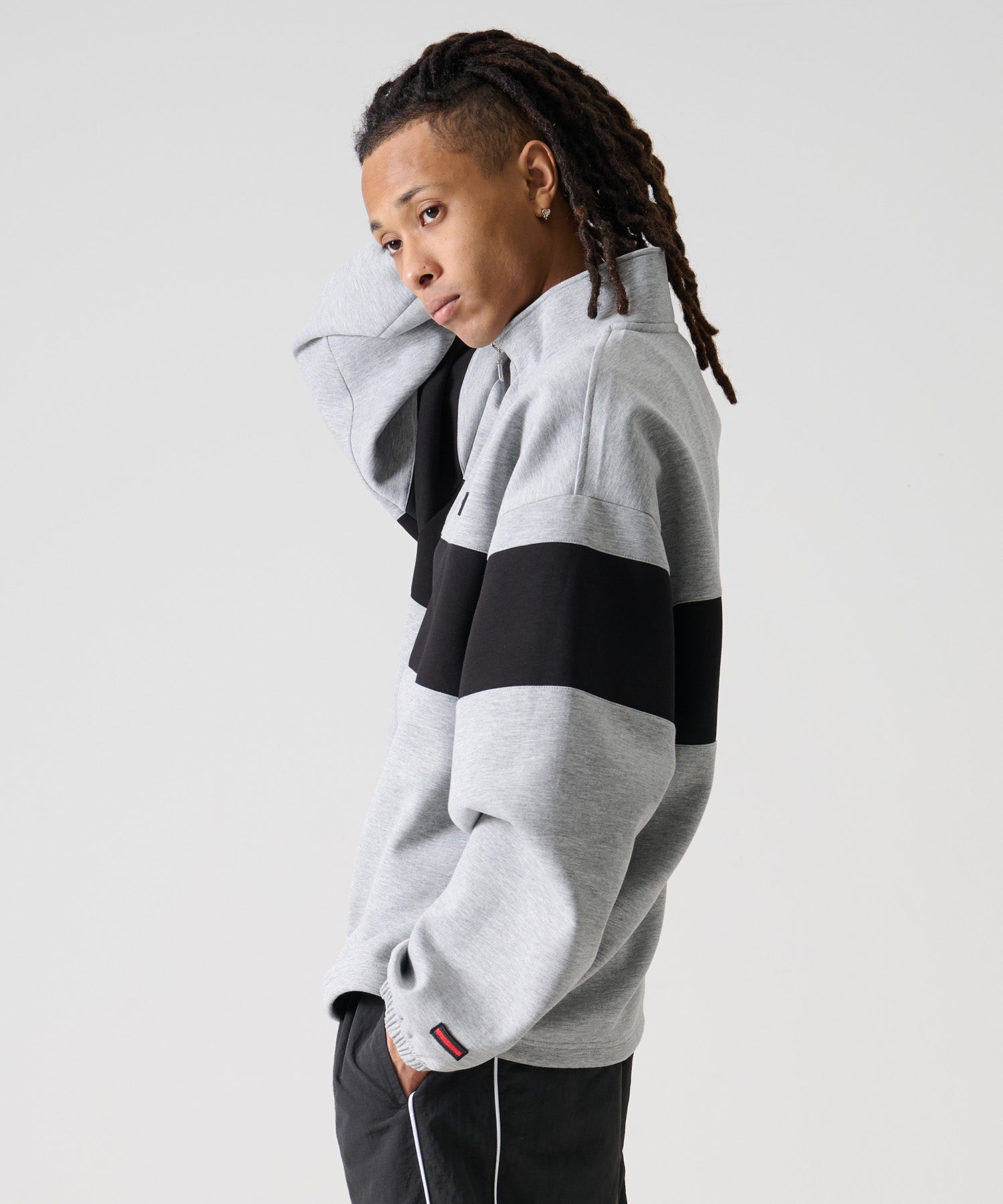 FUBU フブ テック ハーフ ジップ トレーナー 。FUBUはアメリカの代表的