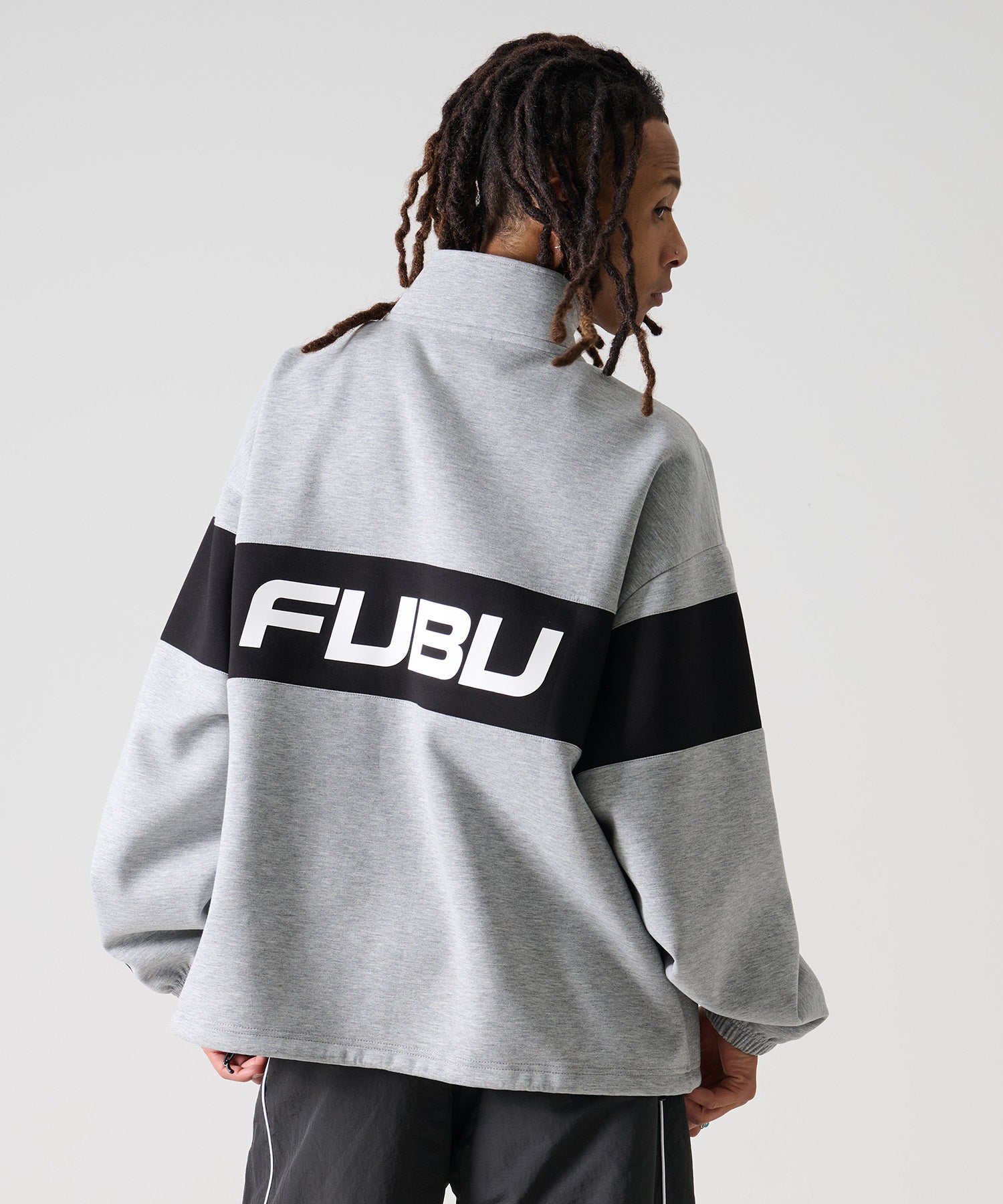 ぶちファミリータイプ FUBU フブ テック ハーフ ジップ トレーナー 。FUBUはアメリカの代表的