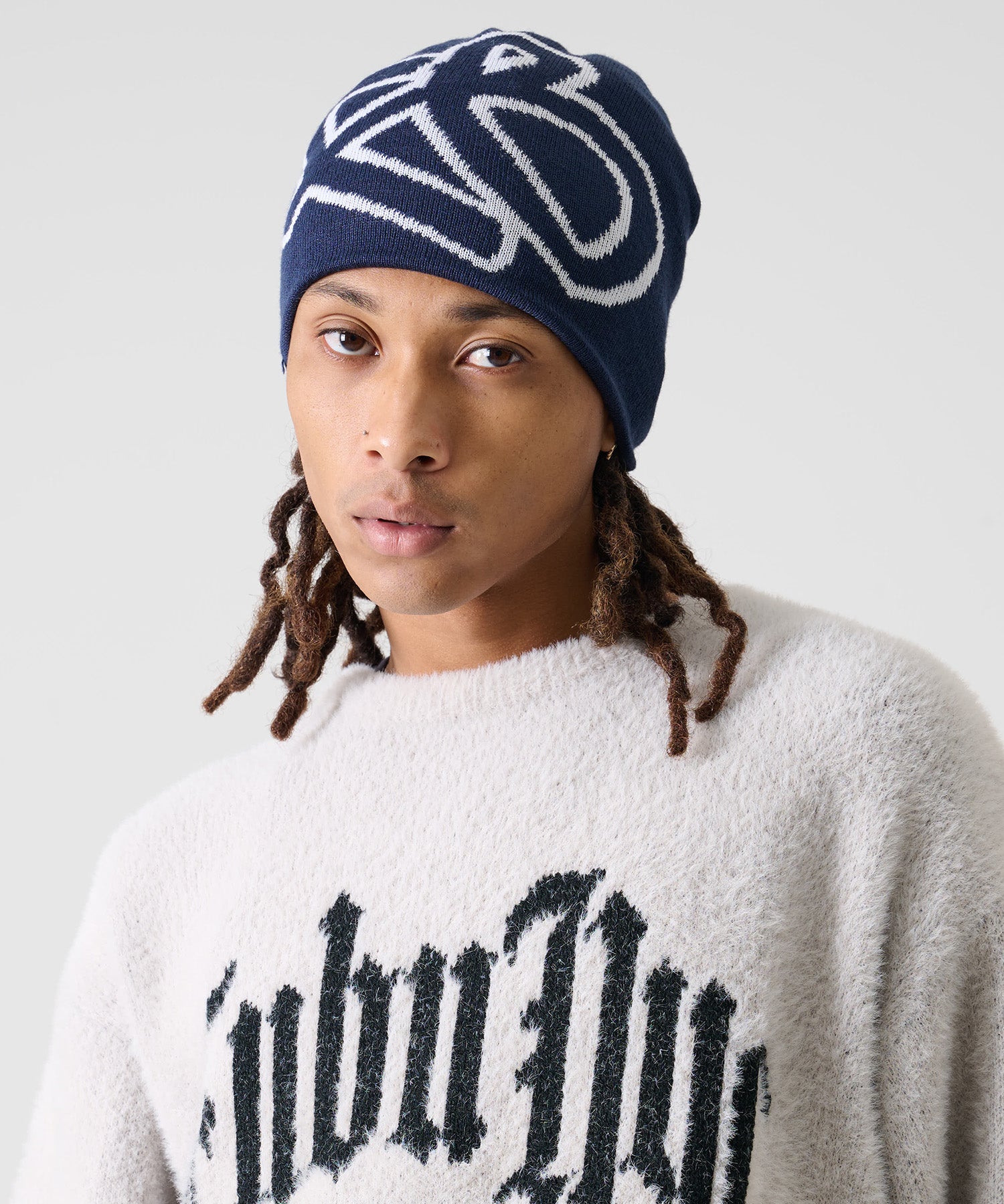 FUBU フブ ロゴ ビッグ ビーニー ニット帽 帽子。FUBUはアメリカの代表