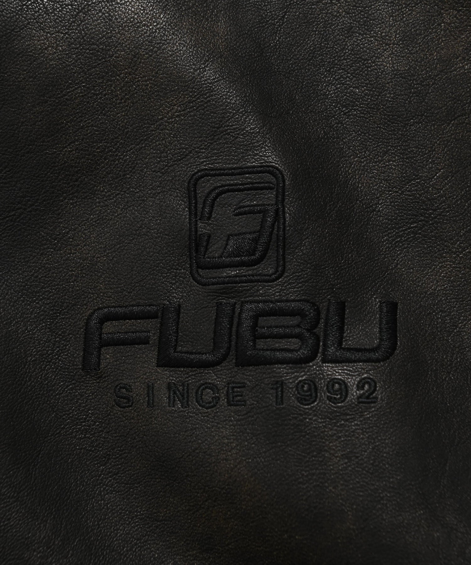 FUBU フブ フェイクレザー ショートフーデッドジャケット。FUBUは