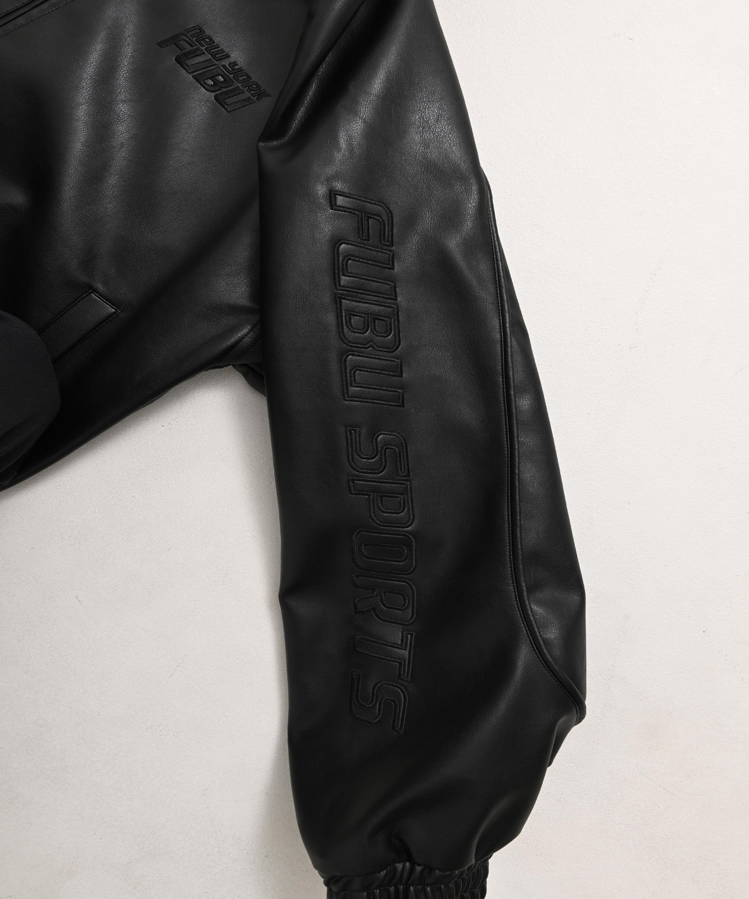 FUBU フブ レーシングモチーフのフェイクレザージャケット。FUBUは