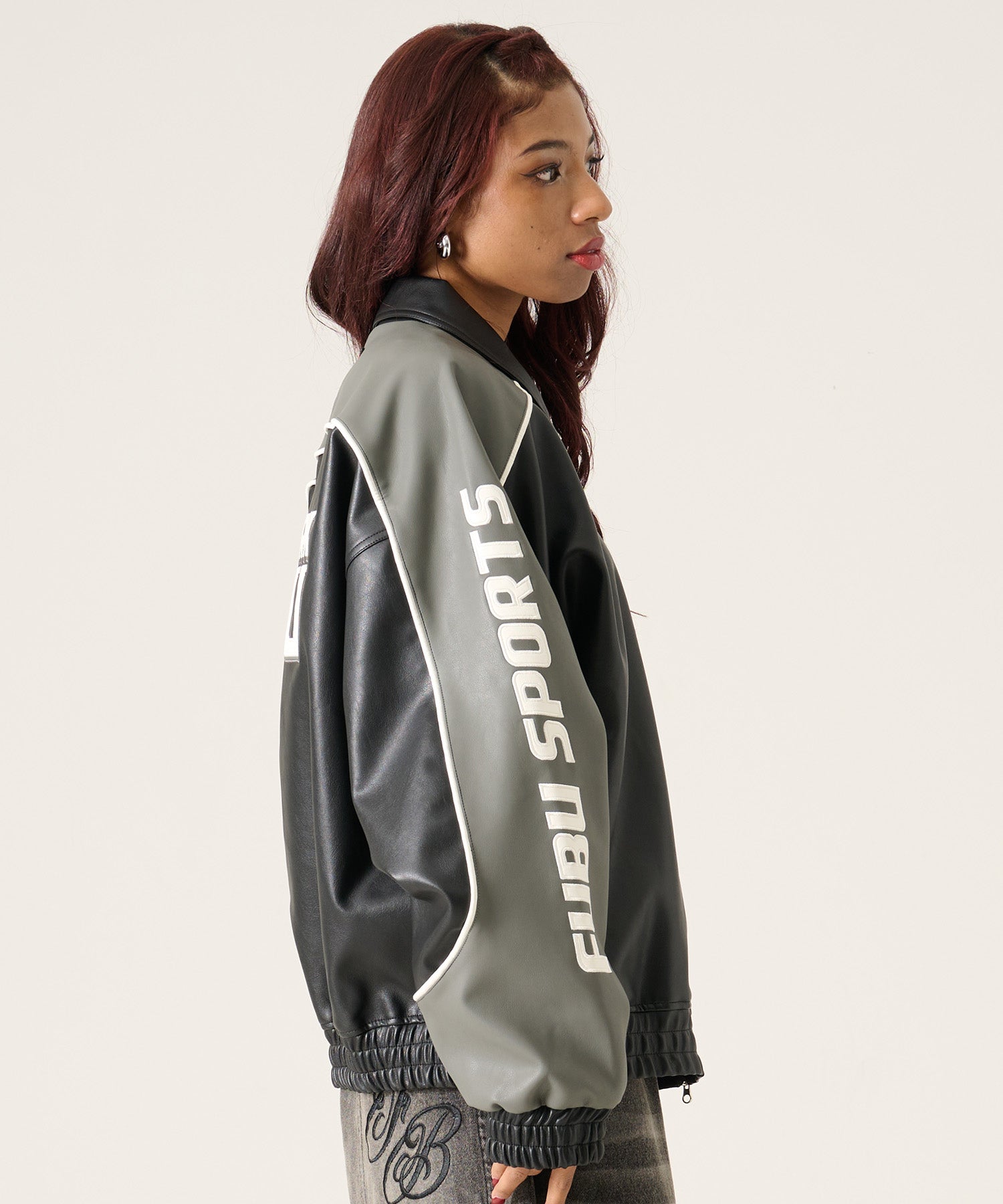 ガミ出品 FUBU フブ レーシングモチーフのフェイクレザージャケット。FUBUは