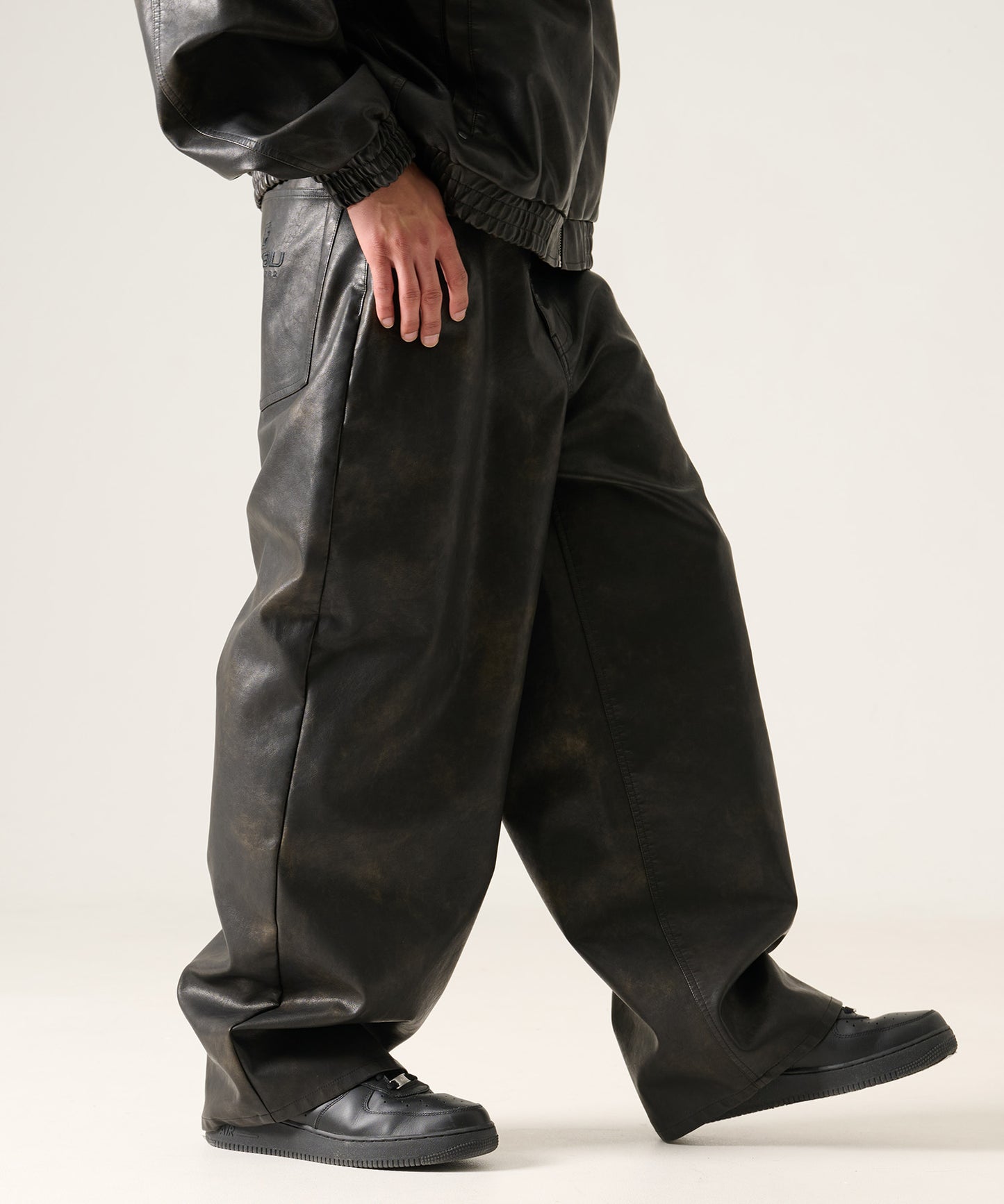 【NEW】FAUX LEATHER BUGGY PANTS/フェイクレザー バギーパンツ【FAM-61502】