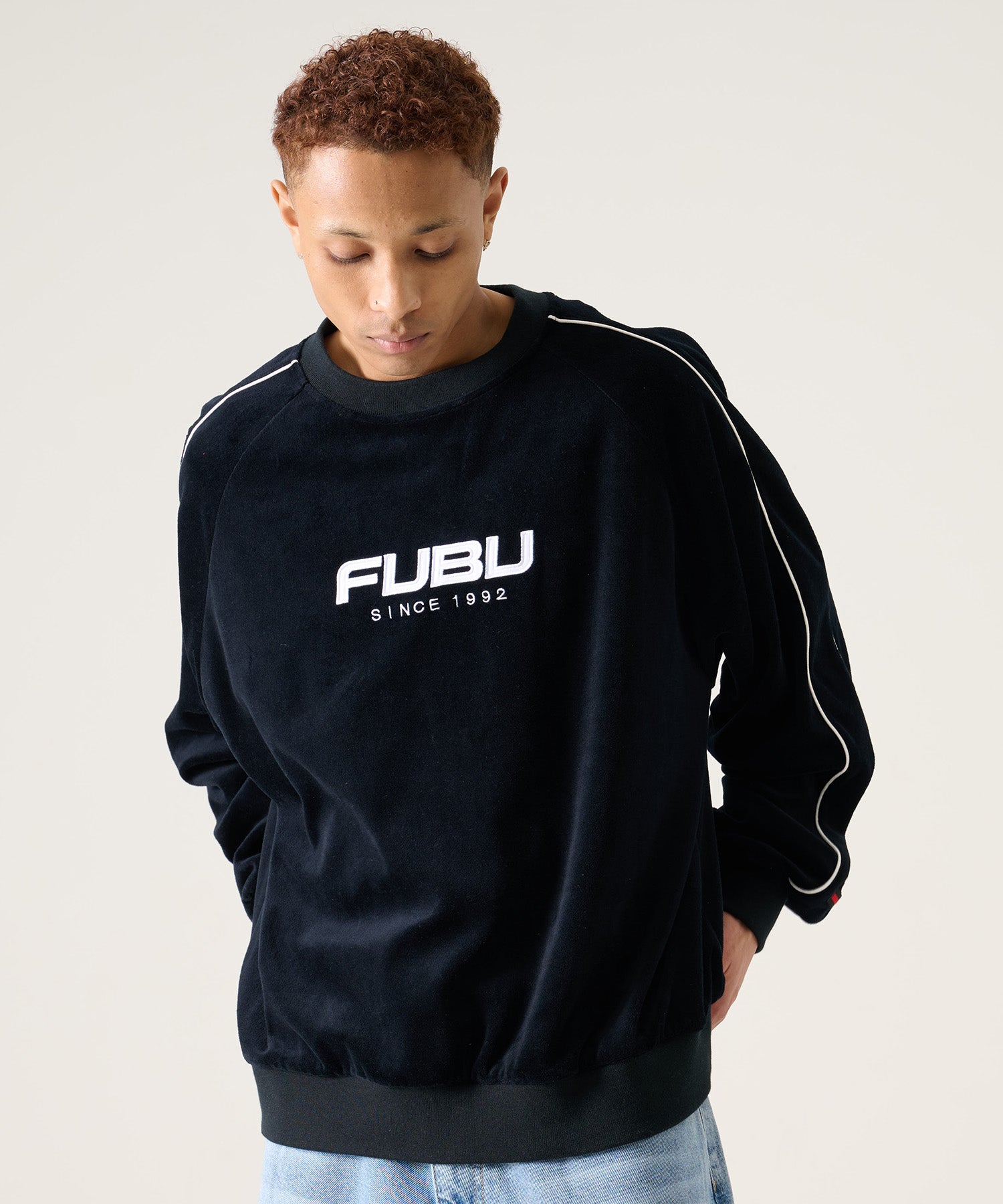 FUBU フブ ベロアプルオーバー。FUBUはアメリカの代表的なHIPHOP