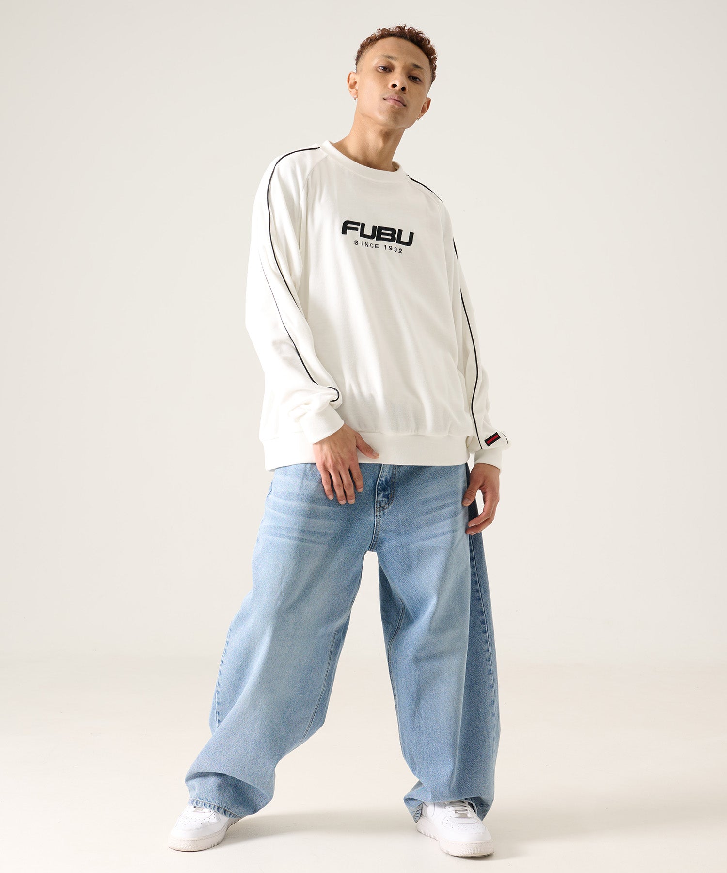 FUBU フブ ベロアプルオーバー。FUBUはアメリカの代表的なHIPHOP