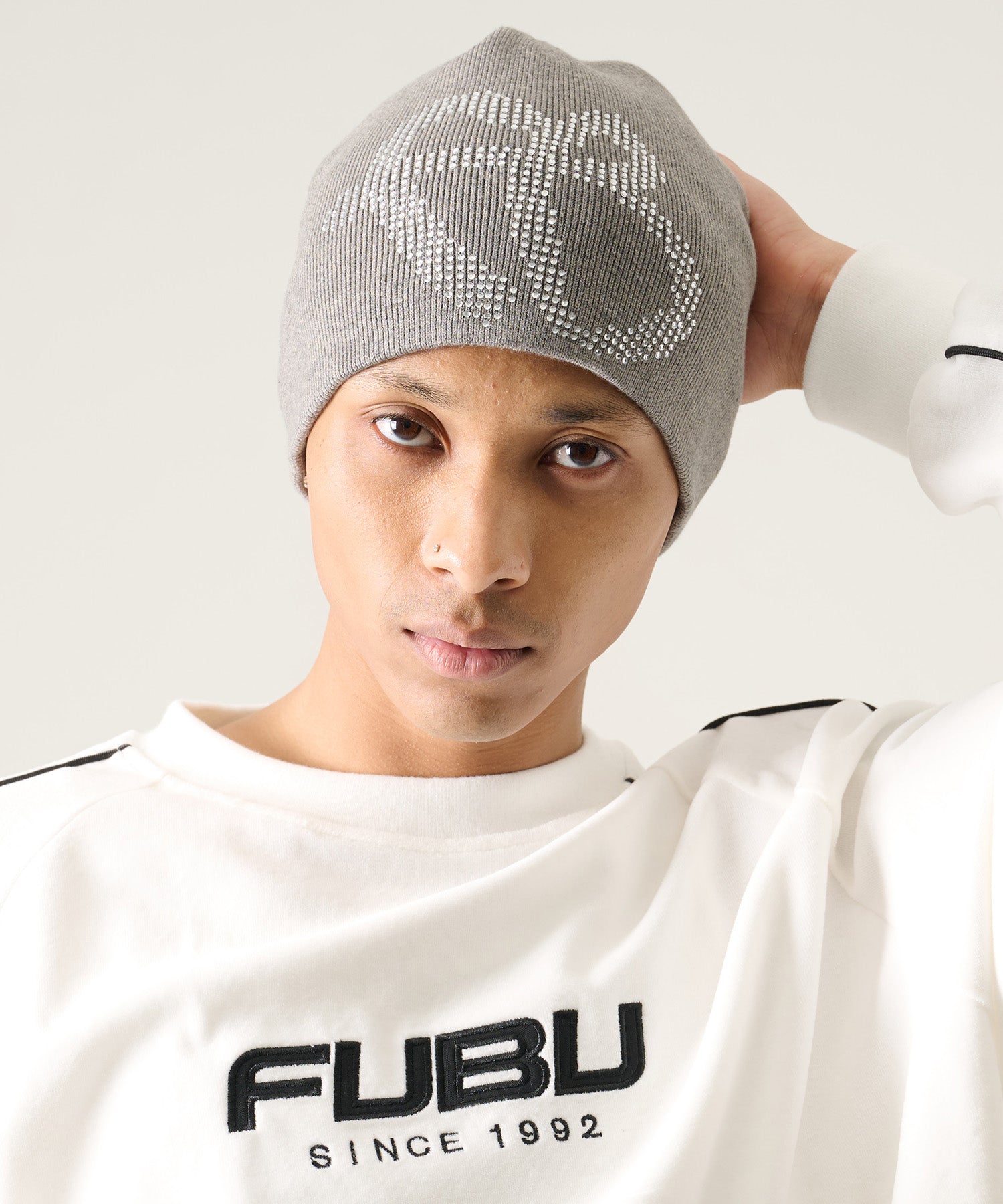 FUBU フブ ラインストーン付きビーニー。FUBUはアメリカの代表的な