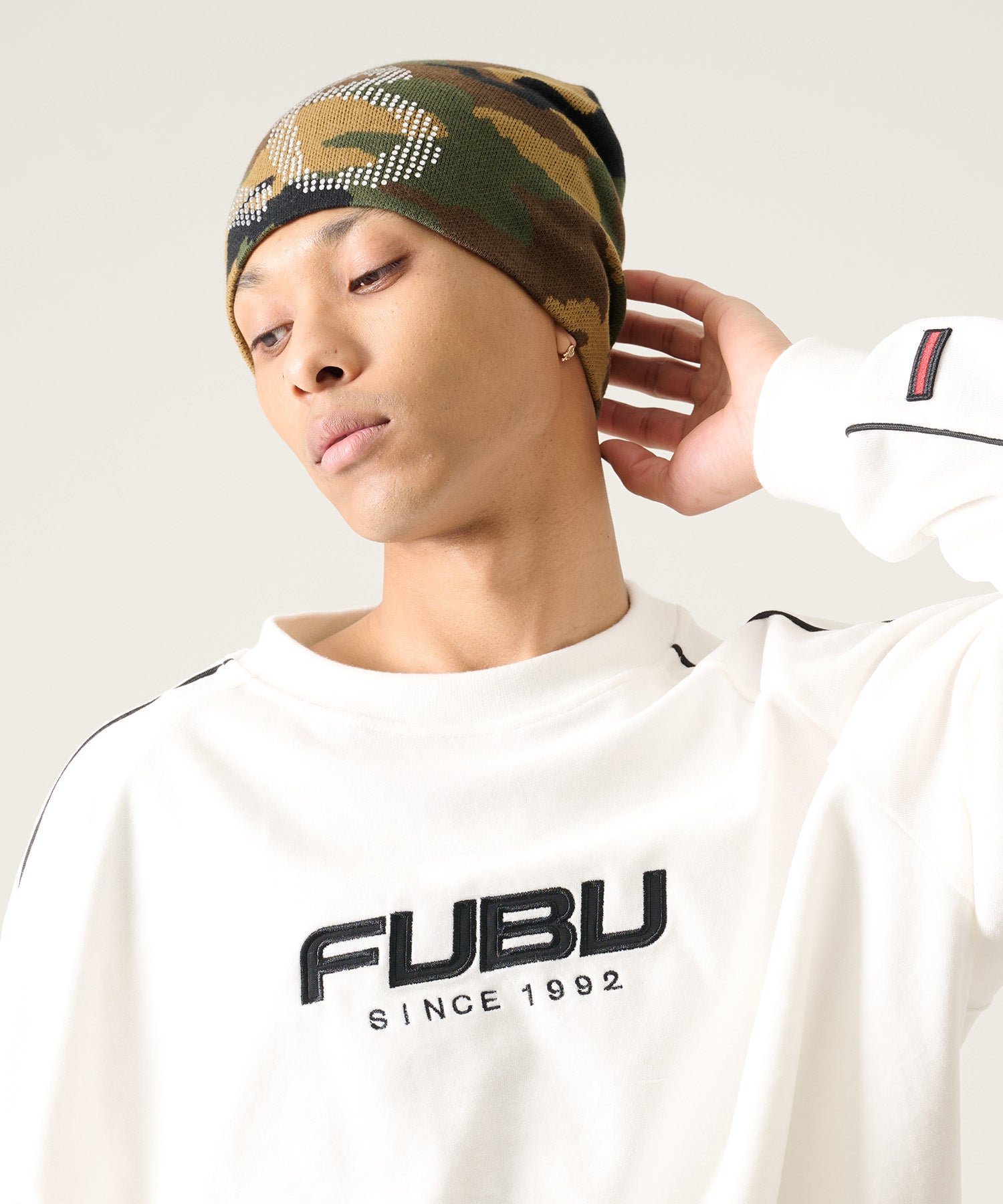 FUBU フブ ラインストーン付きビーニー。FUBUはアメリカの代表的な