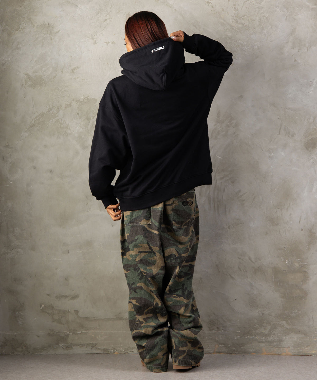 【NEW】BARBED WIRE OG LOGO HOODIE/バーブワイヤーOGロゴフーディー【FAM-62703】