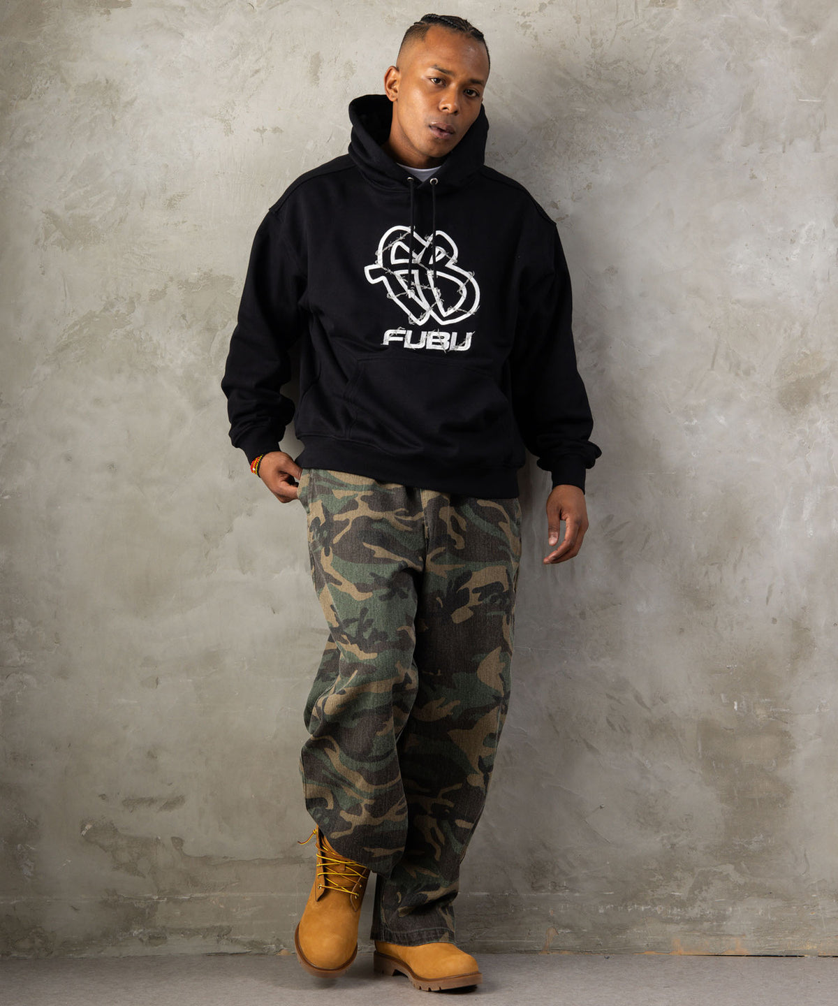 【NEW】BARBED WIRE OG LOGO HOODIE/バーブワイヤーOGロゴフーディー【FAM-62703】