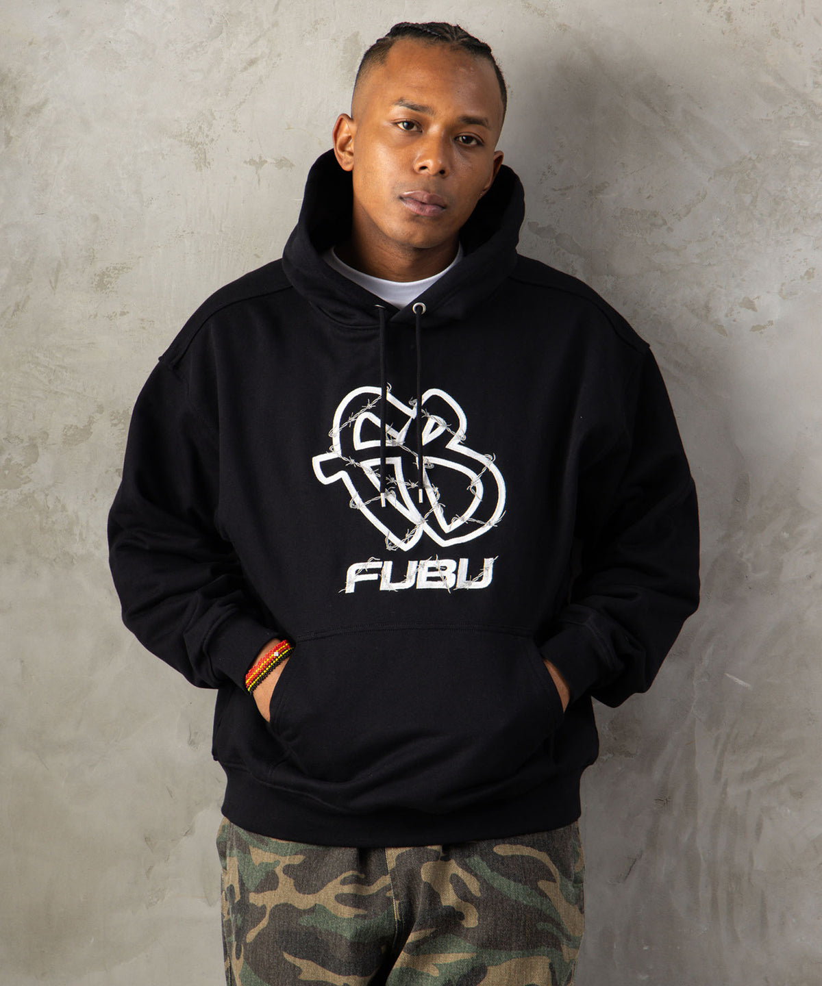 【NEW】BARBED WIRE OG LOGO HOODIE/バーブワイヤーOGロゴフーディー【FAM-62703】