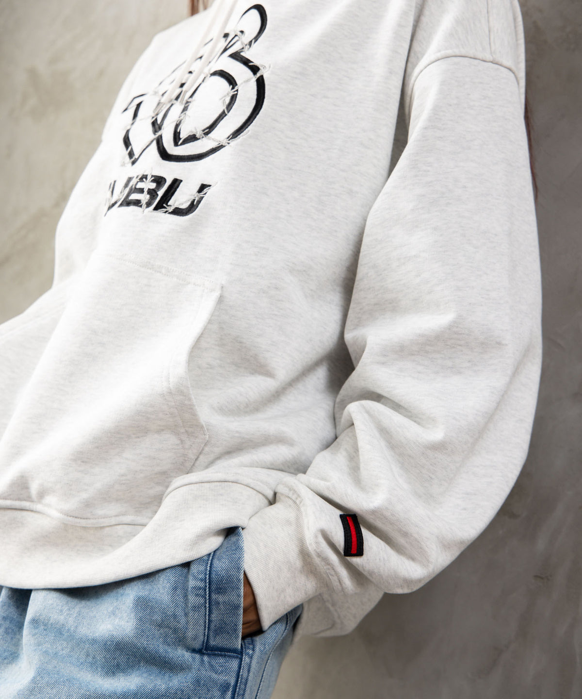 【NEW】BARBED WIRE OG LOGO HOODIE/バーブワイヤーOGロゴフーディー【FAM-62703】