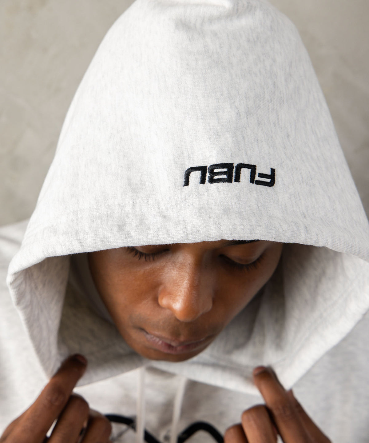 【NEW】BARBED WIRE OG LOGO HOODIE/バーブワイヤーOGロゴフーディー【FAM-62703】