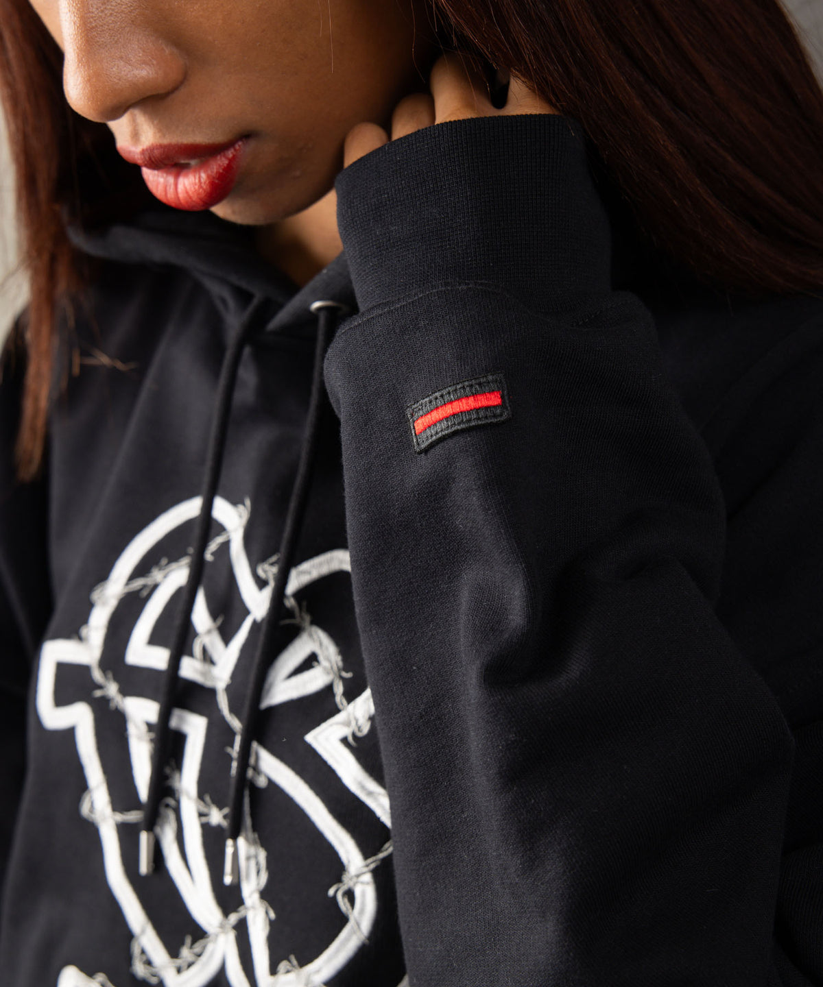 【NEW】BARBED WIRE OG LOGO HOODIE/バーブワイヤーOGロゴフーディー【FAM-62703】