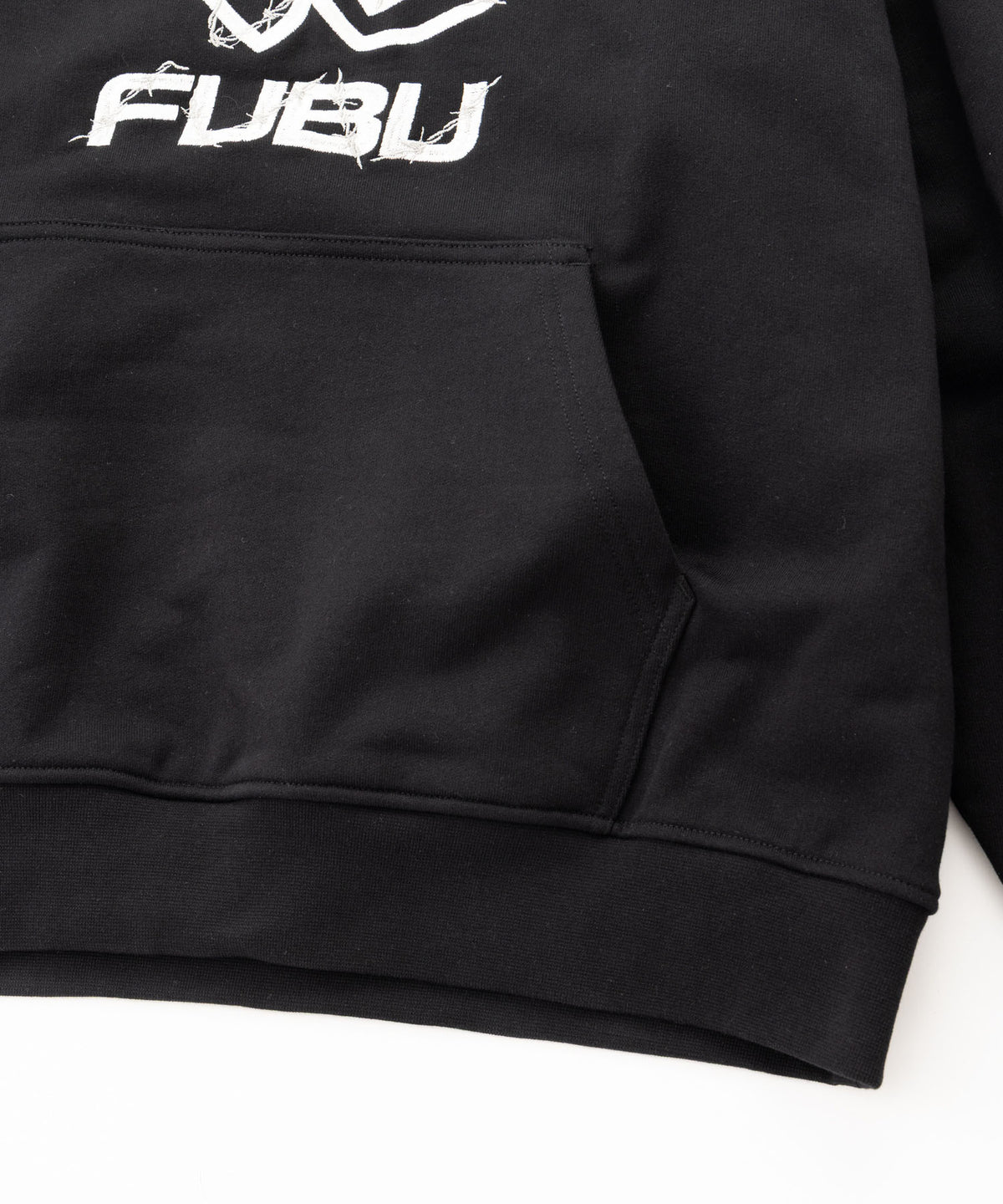 【NEW】BARBED WIRE OG LOGO HOODIE/バーブワイヤーOGロゴフーディー【FAM-62703】