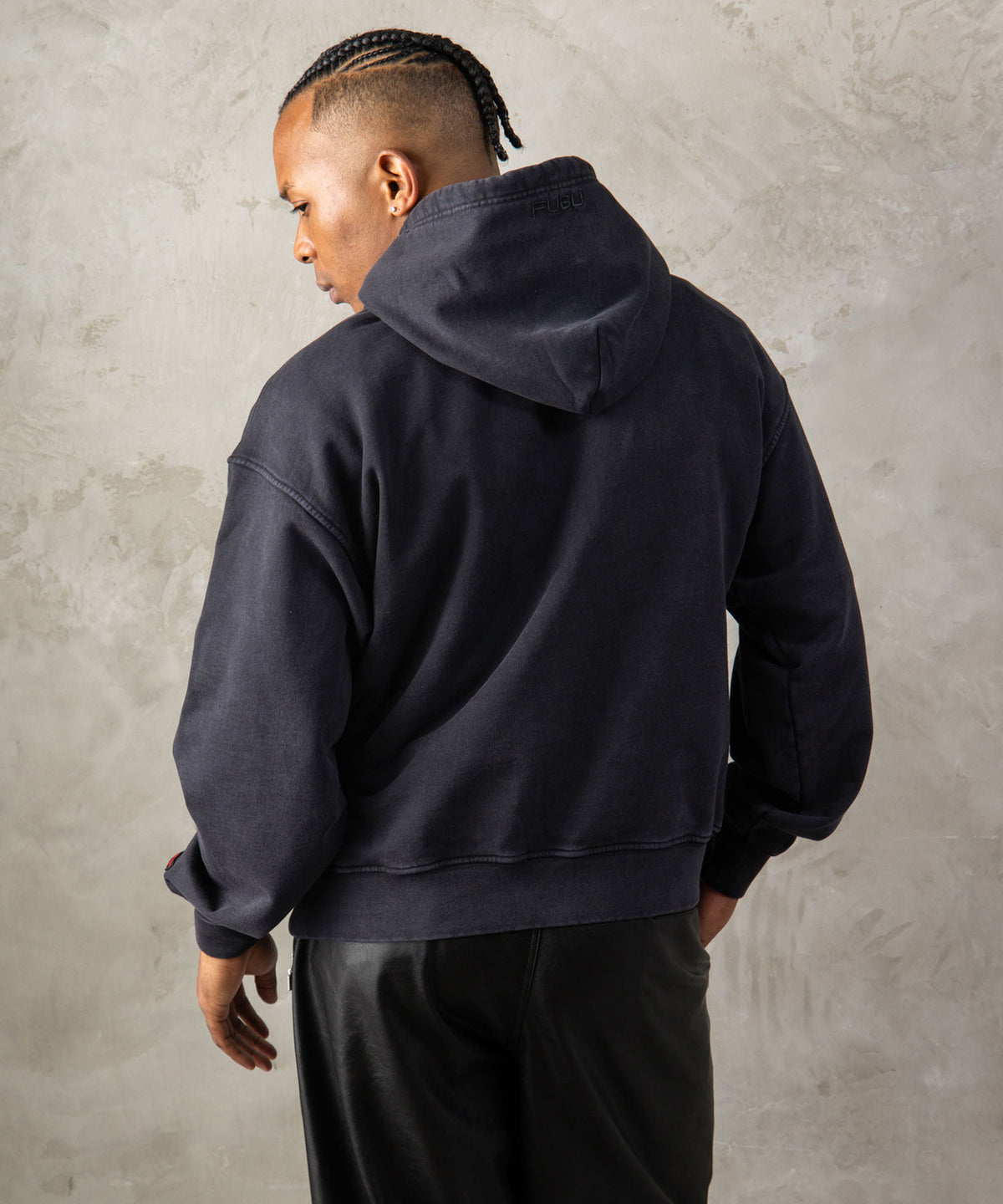 【NEW】FAUX LEATHER PATCH HOODIE/フェイクレザーパッチフーディー【FAM-62704】