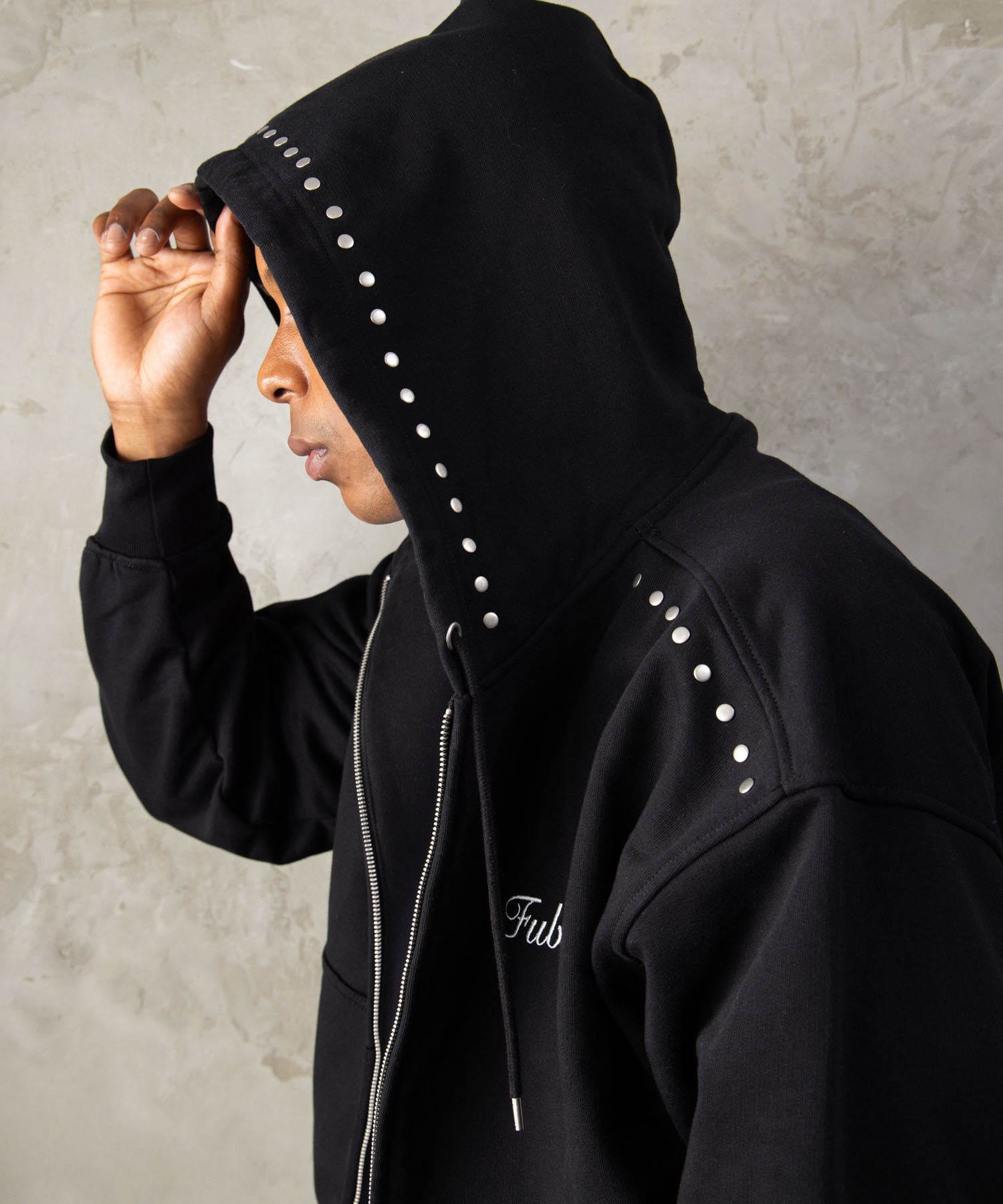 STUDS ZIP HOODIE/スタッズジップフーディー【FAM-62706】｜FUBU(フブ